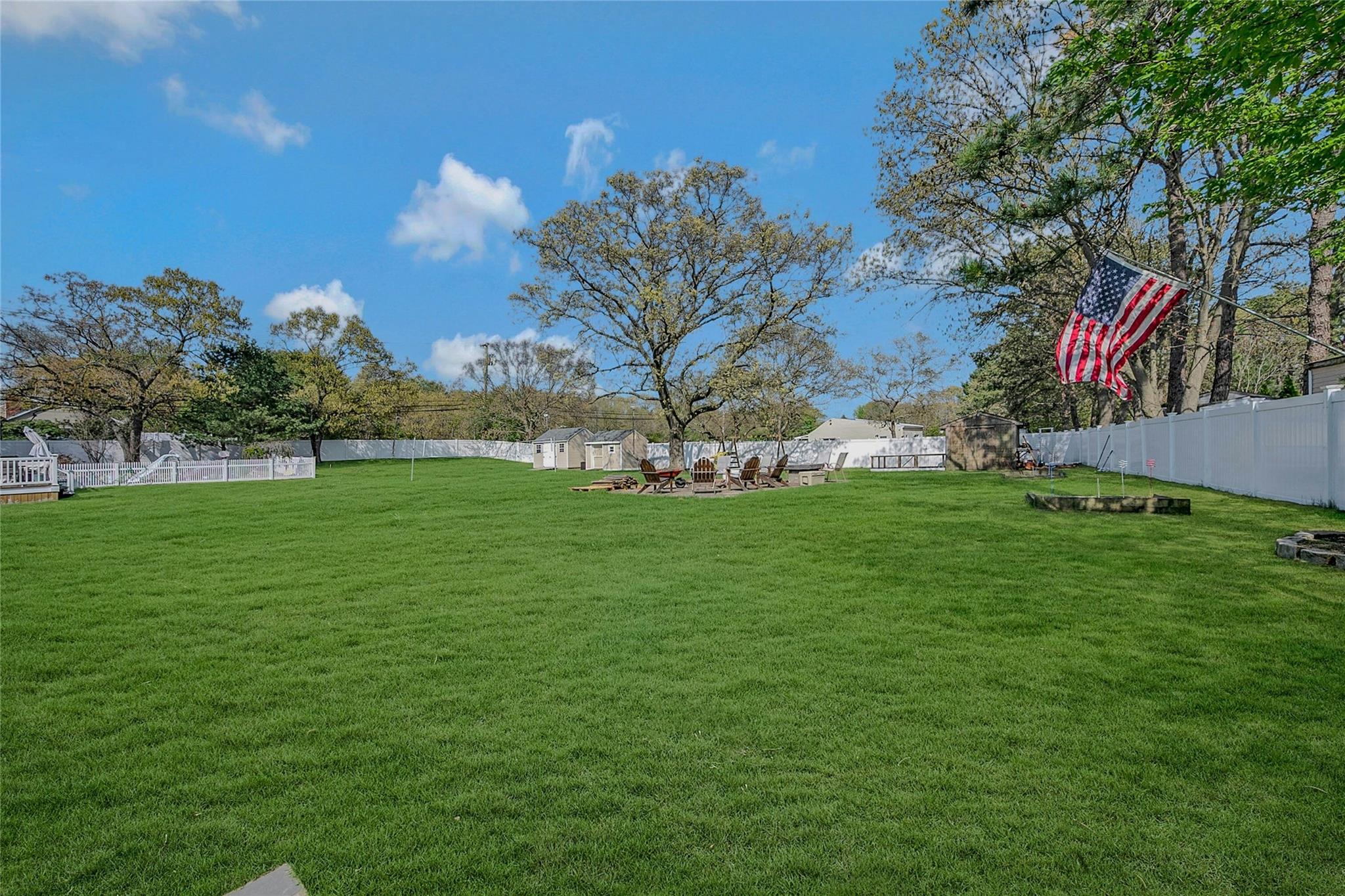 #14 photo, 203 N Coleman Road, サフォーク郡 Centereach , NY 11720