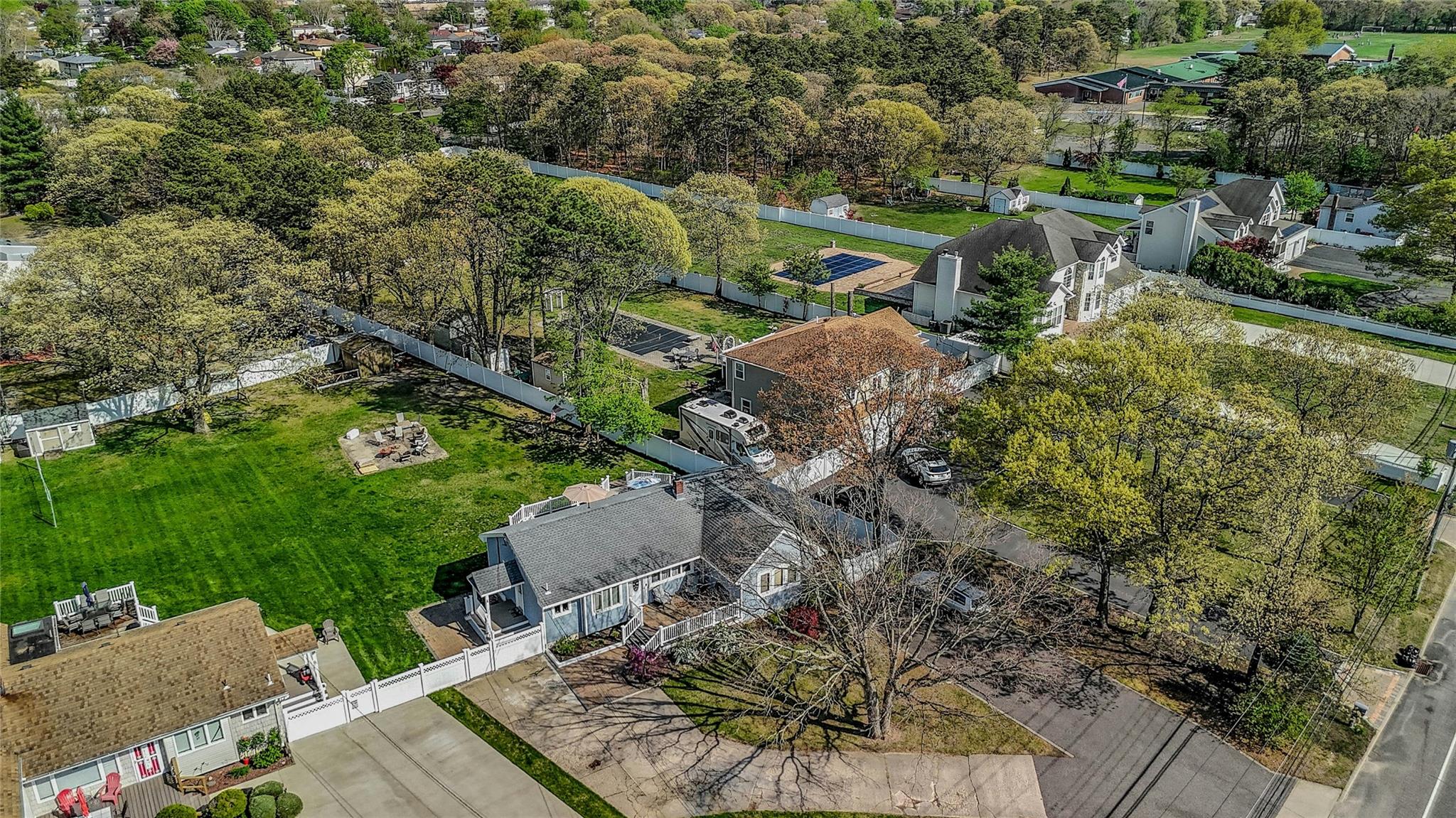 #15 photo, 203 N Coleman Road, サフォーク郡 Centereach , NY 11720