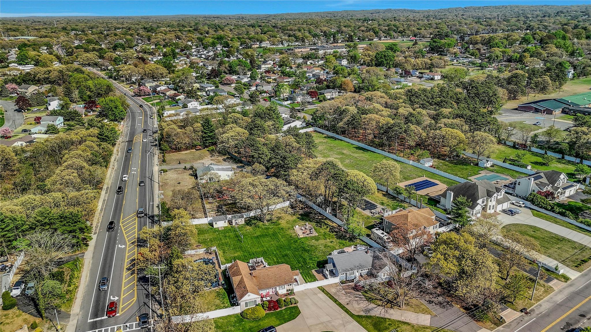 #17 photo, 203 N Coleman Road, サフォーク郡 Centereach , NY 11720