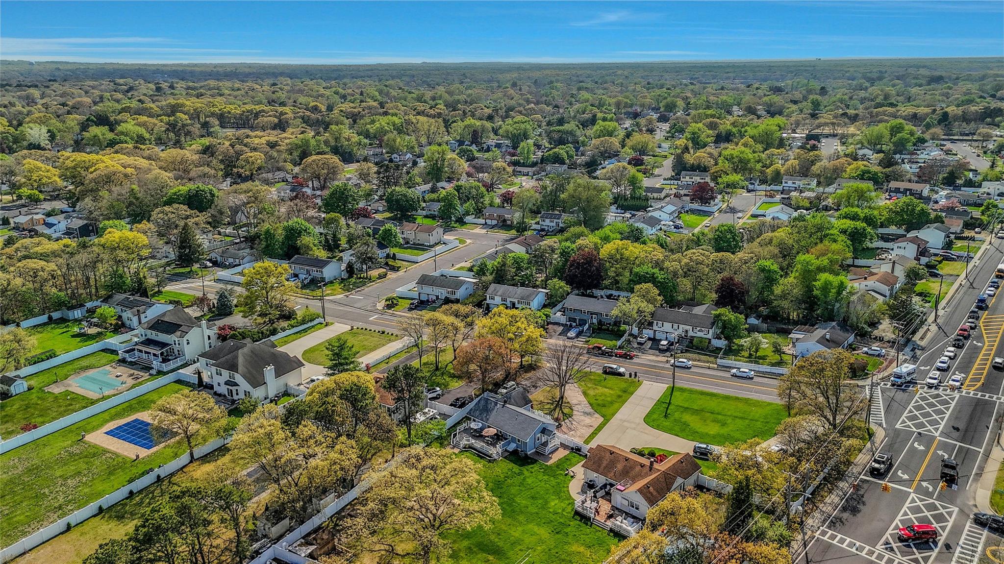 #18 photo, 203 N Coleman Road, サフォーク郡 Centereach , NY 11720