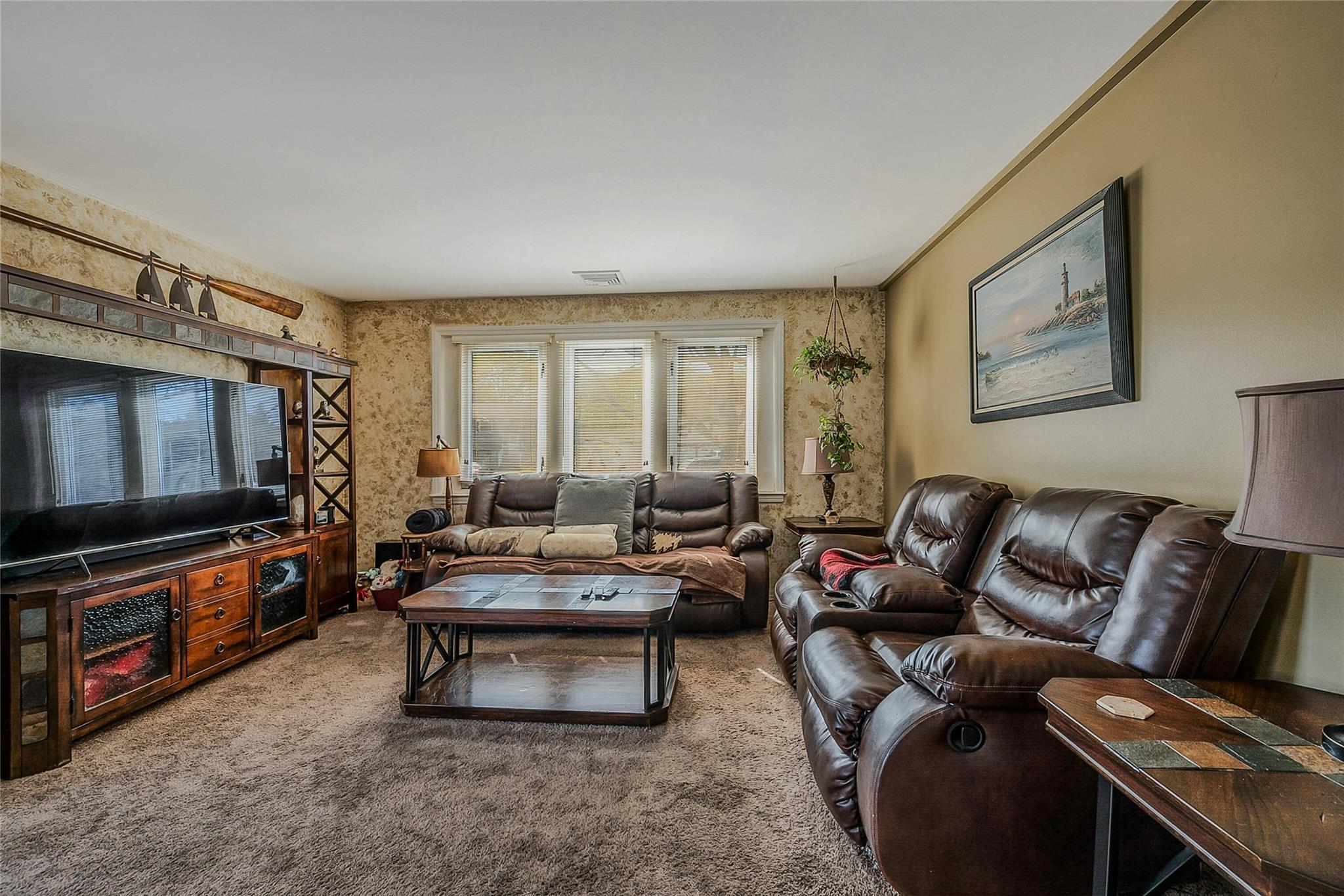 #8 photo, 203 N Coleman Road, サフォーク郡 Centereach , NY 11720