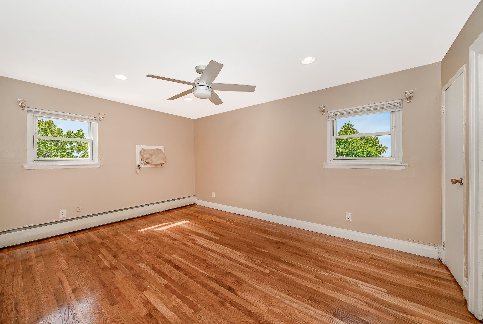 #13 photo, 47 Briarwood Road, サフォーク郡 Wheatley Heights , NY 11798