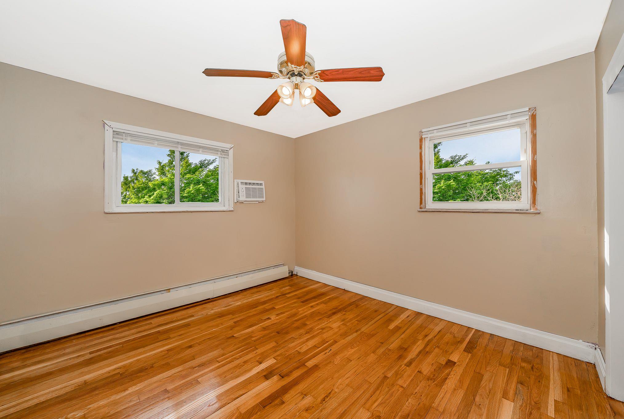 #14 photo, 47 Briarwood Road, サフォーク郡 Wheatley Heights , NY 11798