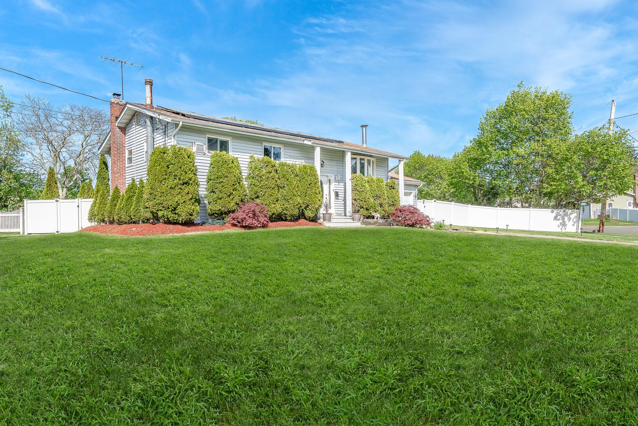 #4 photo, 47 Briarwood Road, サフォーク郡 Wheatley Heights , NY 11798