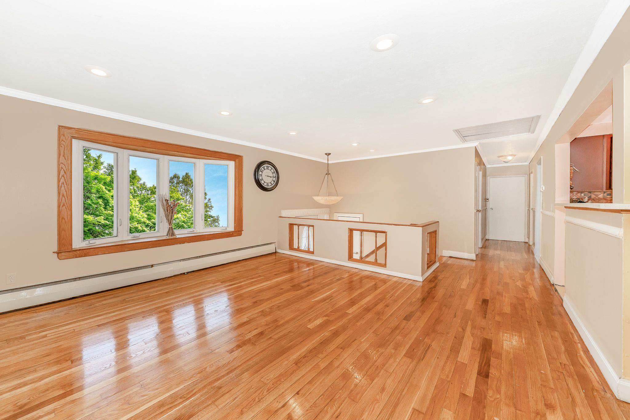 #5 photo, 47 Briarwood Road, サフォーク郡 Wheatley Heights , NY 11798