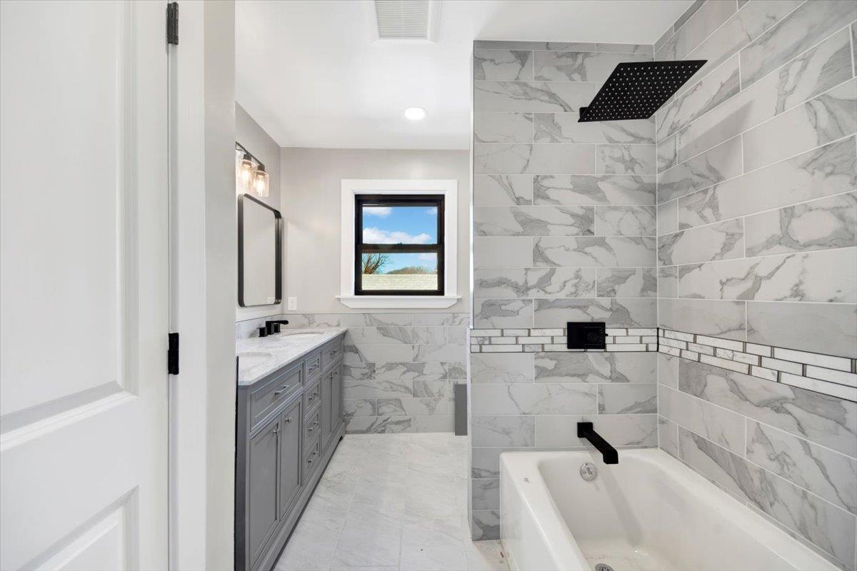 #17 photo, 169 Bretton Road, Yonkers , NY 10710