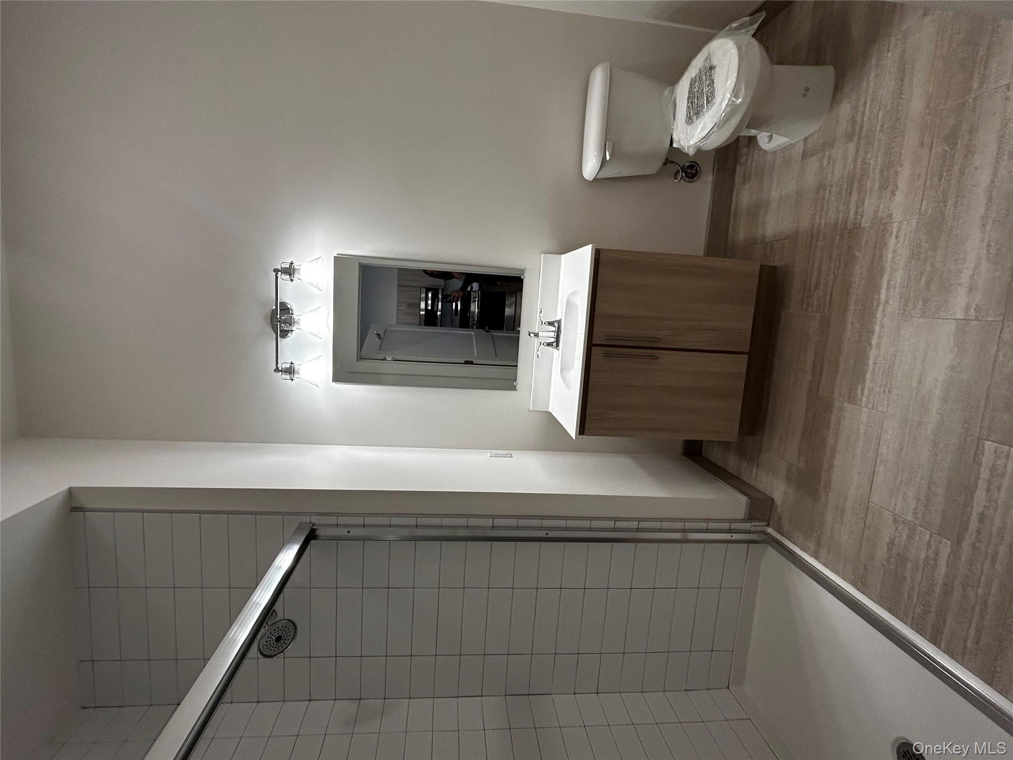 #10 photo, 4180 Sunrise Highway, サフォーク郡 Oakdale , NY 11769