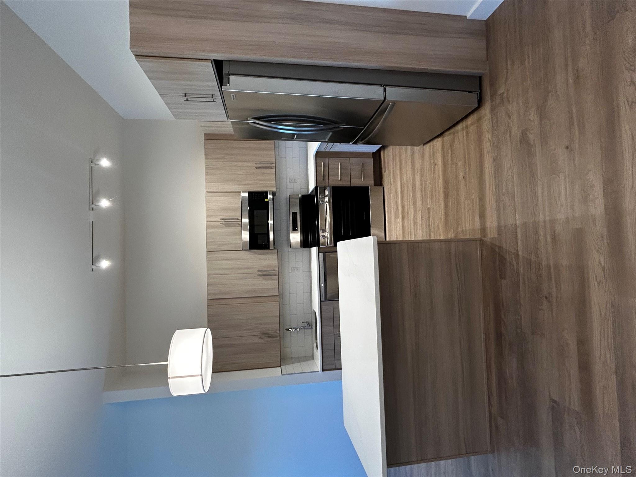 #3 photo, 4180 Sunrise Highway, サフォーク郡 Oakdale , NY 11769