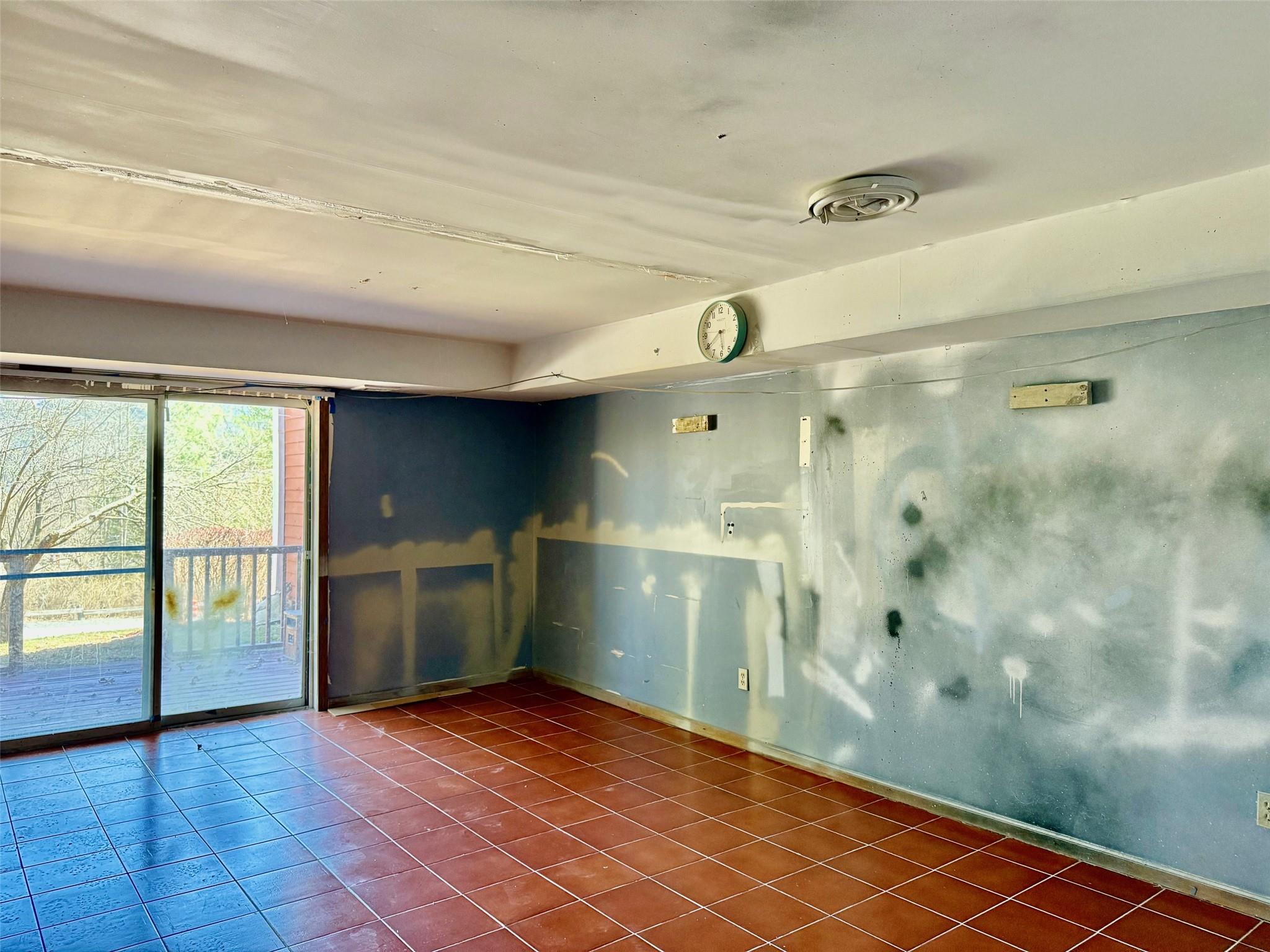 #13 photo, 10 Woodland Way, Ellenville , NY 12428