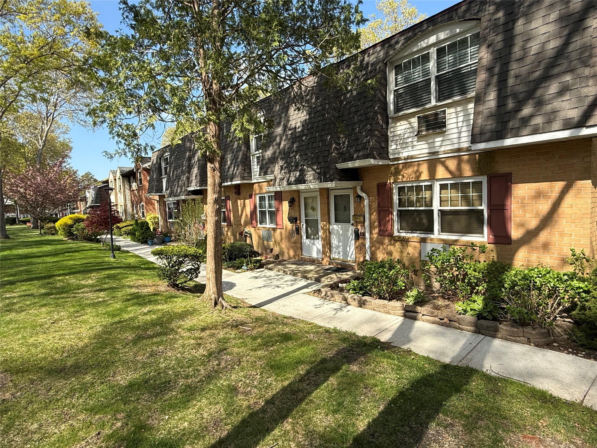 #1 photo, 11 Glen Hollow, سوفولك Holtsville , NY 11742