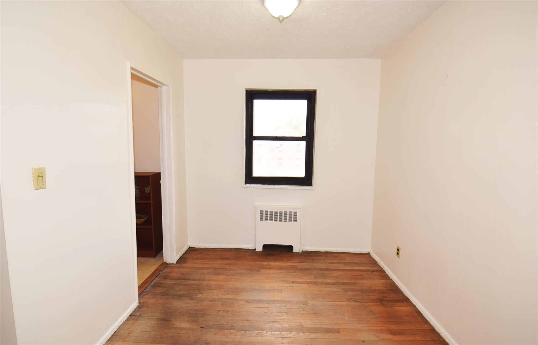 #4 photo, 163-49 Willets Pt Boulevard, Whitestone , NY 11357