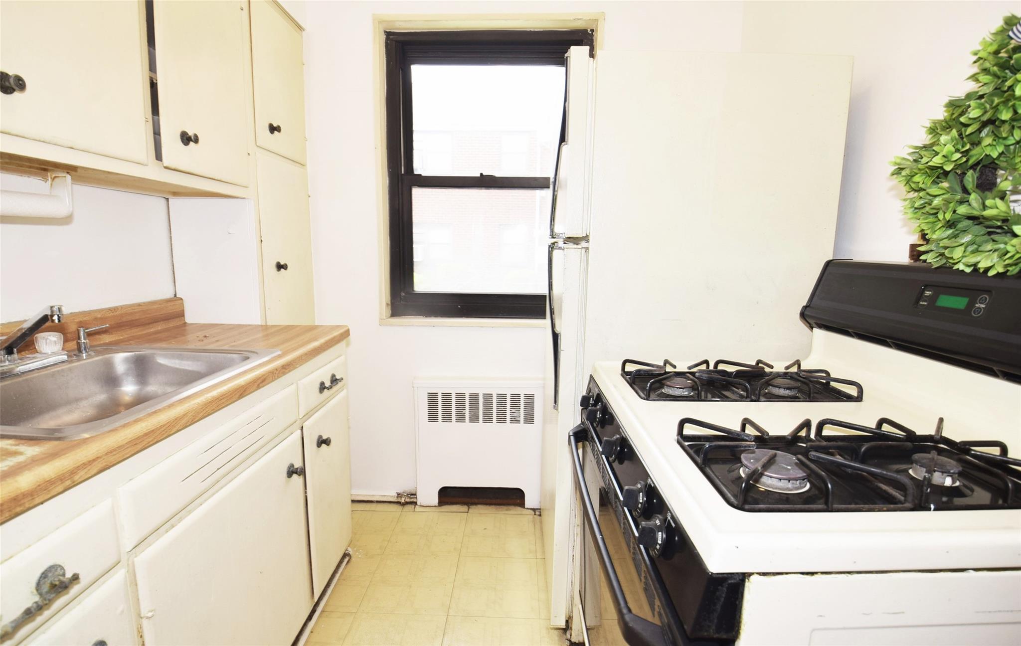 #6 photo, 163-49 Willets Pt Boulevard, Whitestone , NY 11357