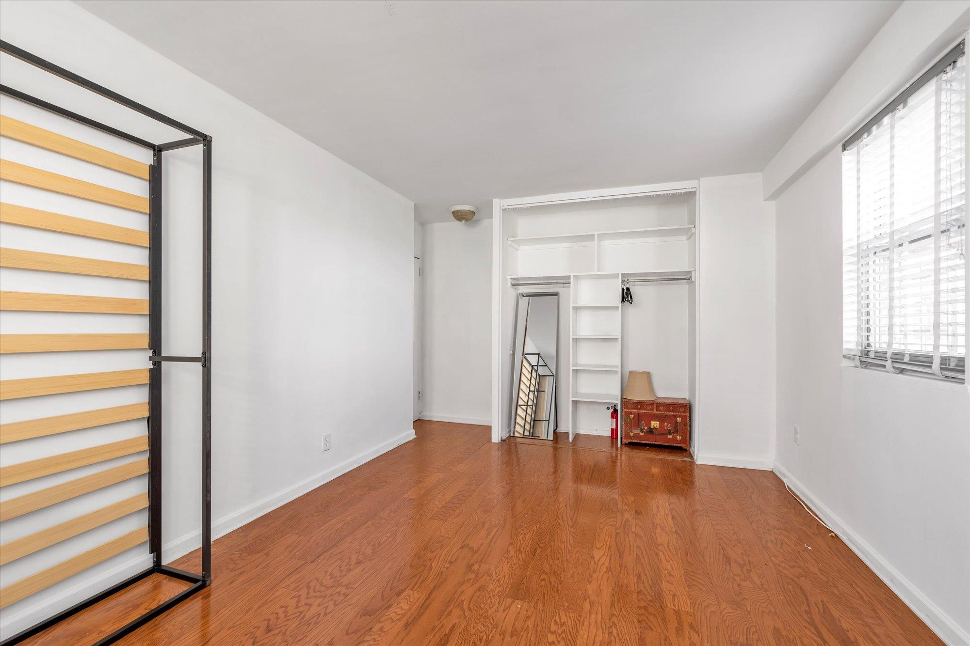 #10 photo, 52-30 39 Drive, クイーンズ区 Woodside , NY 11377