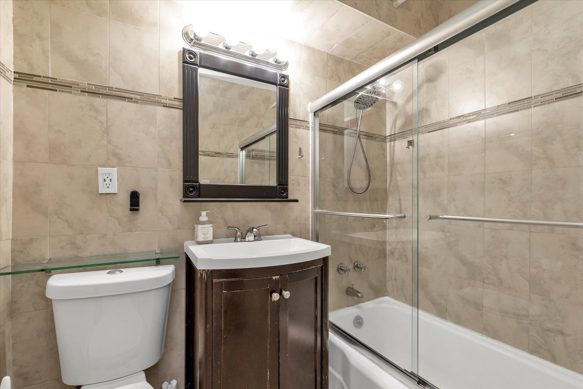 #11 photo, 52-30 39 Drive, クイーンズ区 Woodside , NY 11377