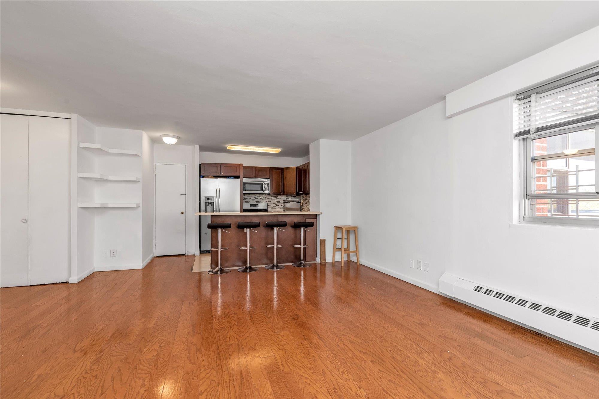 #5 photo, 52-30 39 Drive, クイーンズ区 Woodside , NY 11377