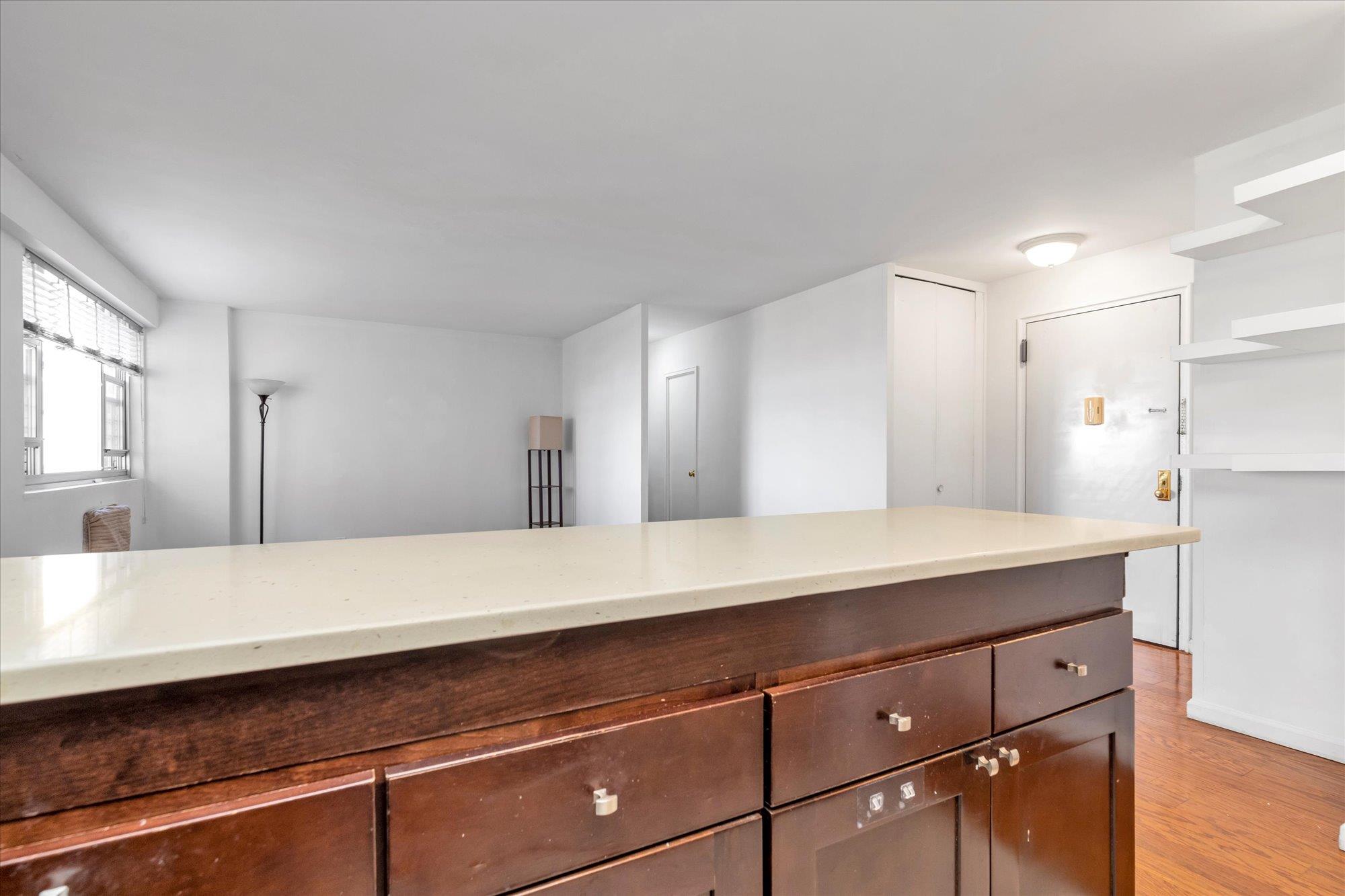 #8 photo, 52-30 39 Drive, クイーンズ区 Woodside , NY 11377