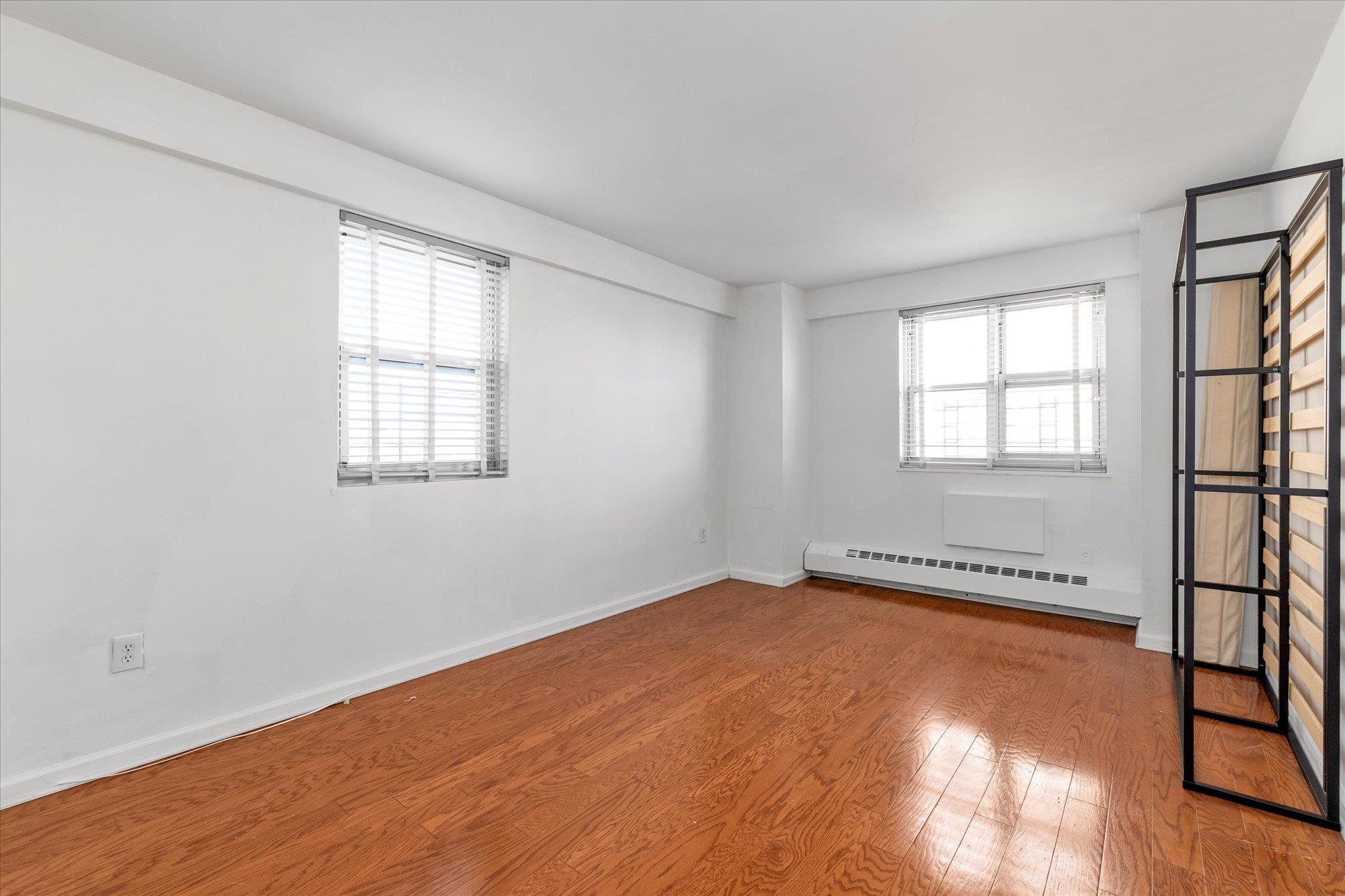 #9 photo, 52-30 39 Drive, クイーンズ区 Woodside , NY 11377