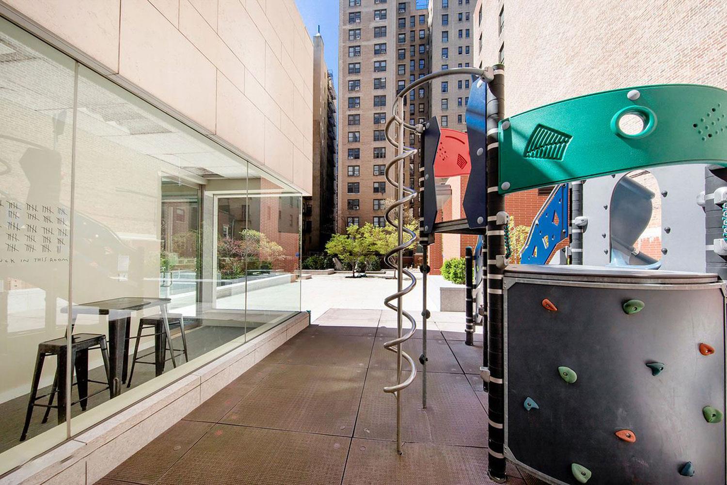 #13 photo, 245 W 99TH Street, マンハッタン Upper West Side , NY 10025