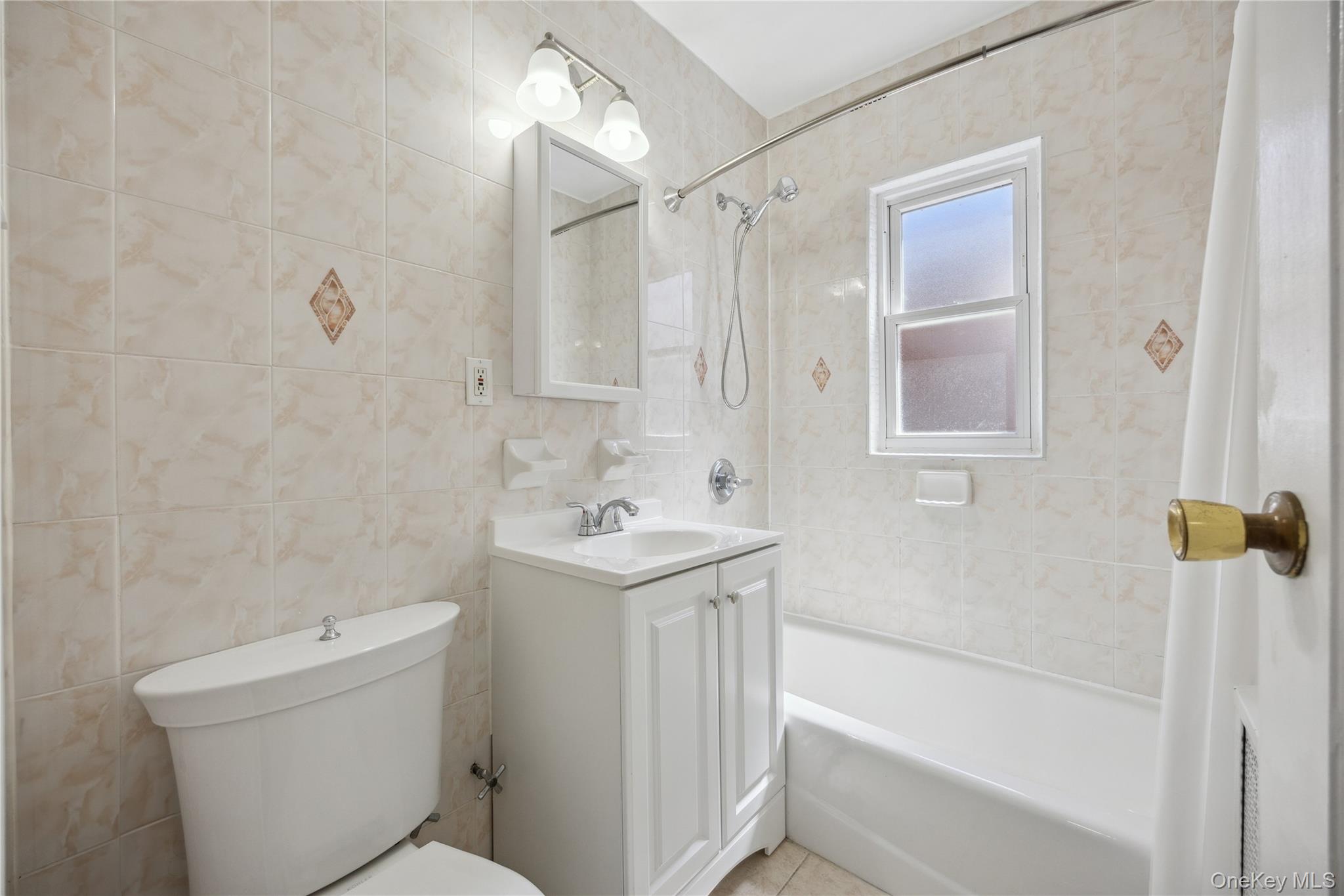 #10 photo, 43-28 196 Street, Flushing , NY 11358