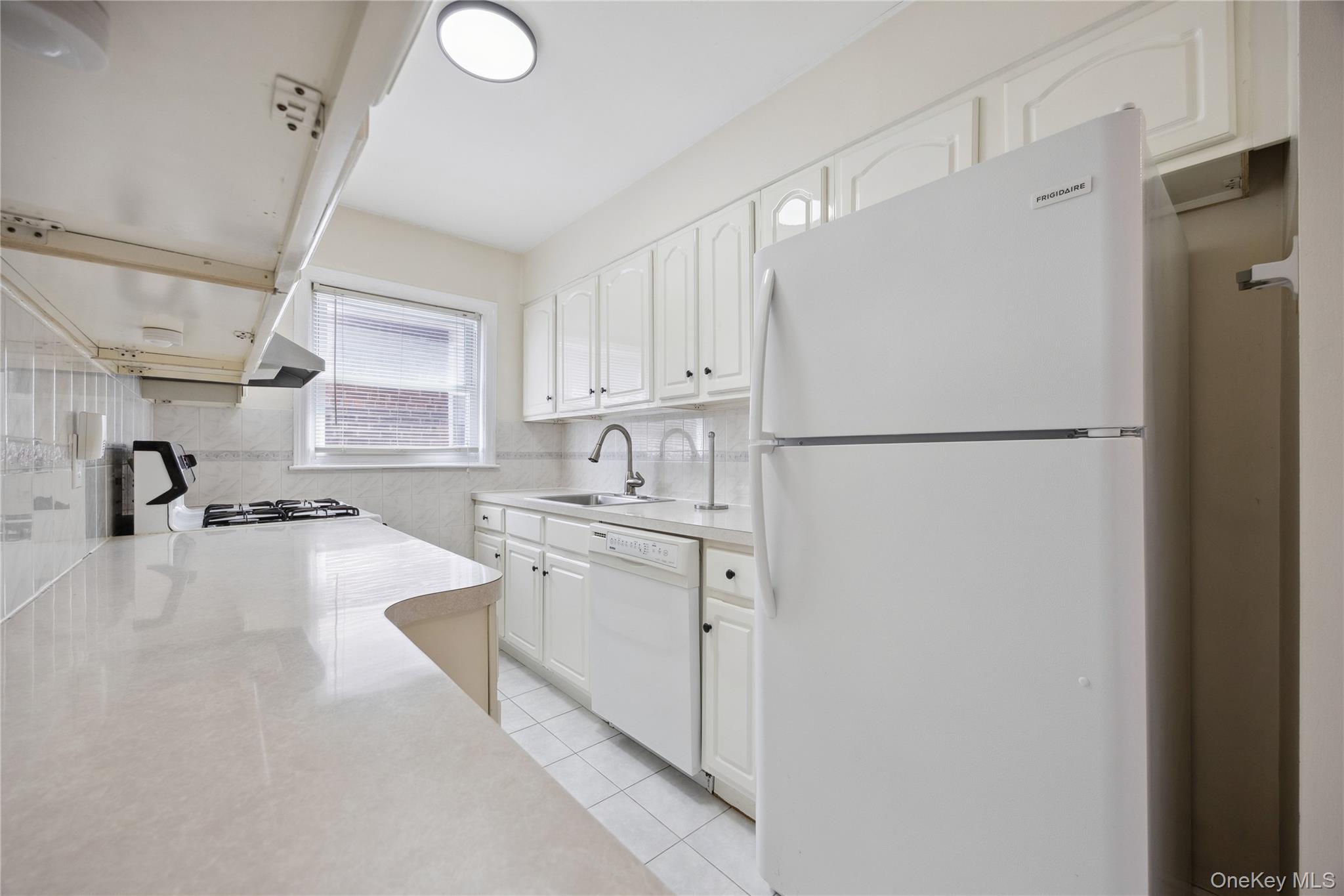 #5 photo, 43-28 196 Street, Flushing , NY 11358