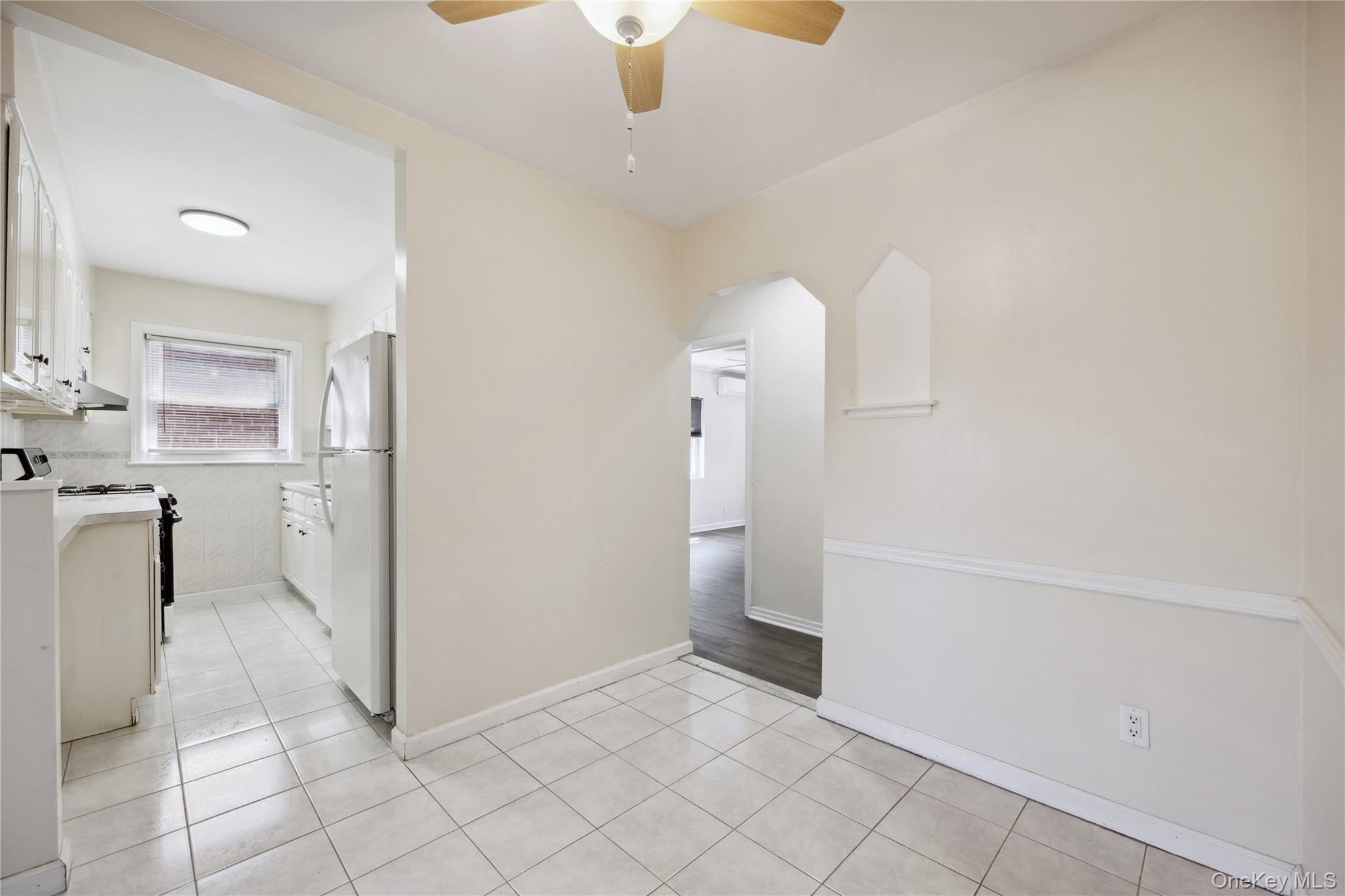 #9 photo, 43-28 196 Street, Flushing , NY 11358