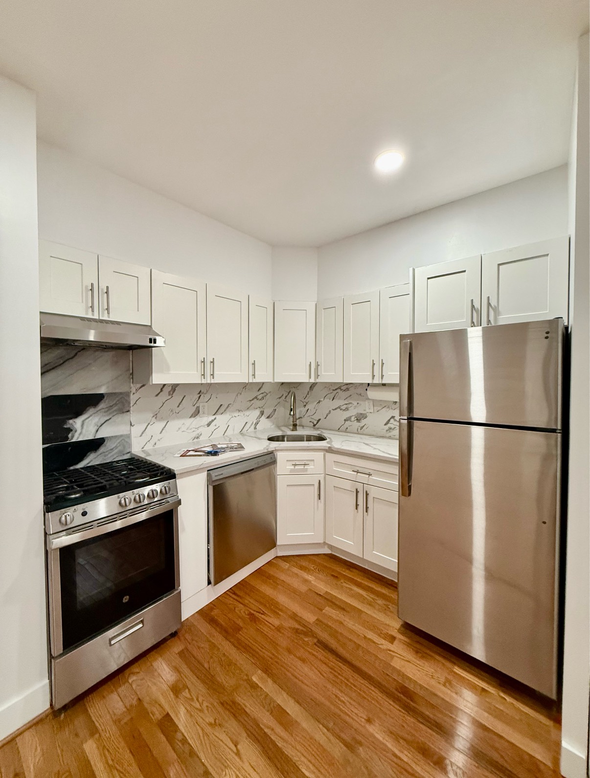 #5 photo, 571 Macdonough Street, #2, ブルックリン区 Bedford-Stuyvesant , NY 11233