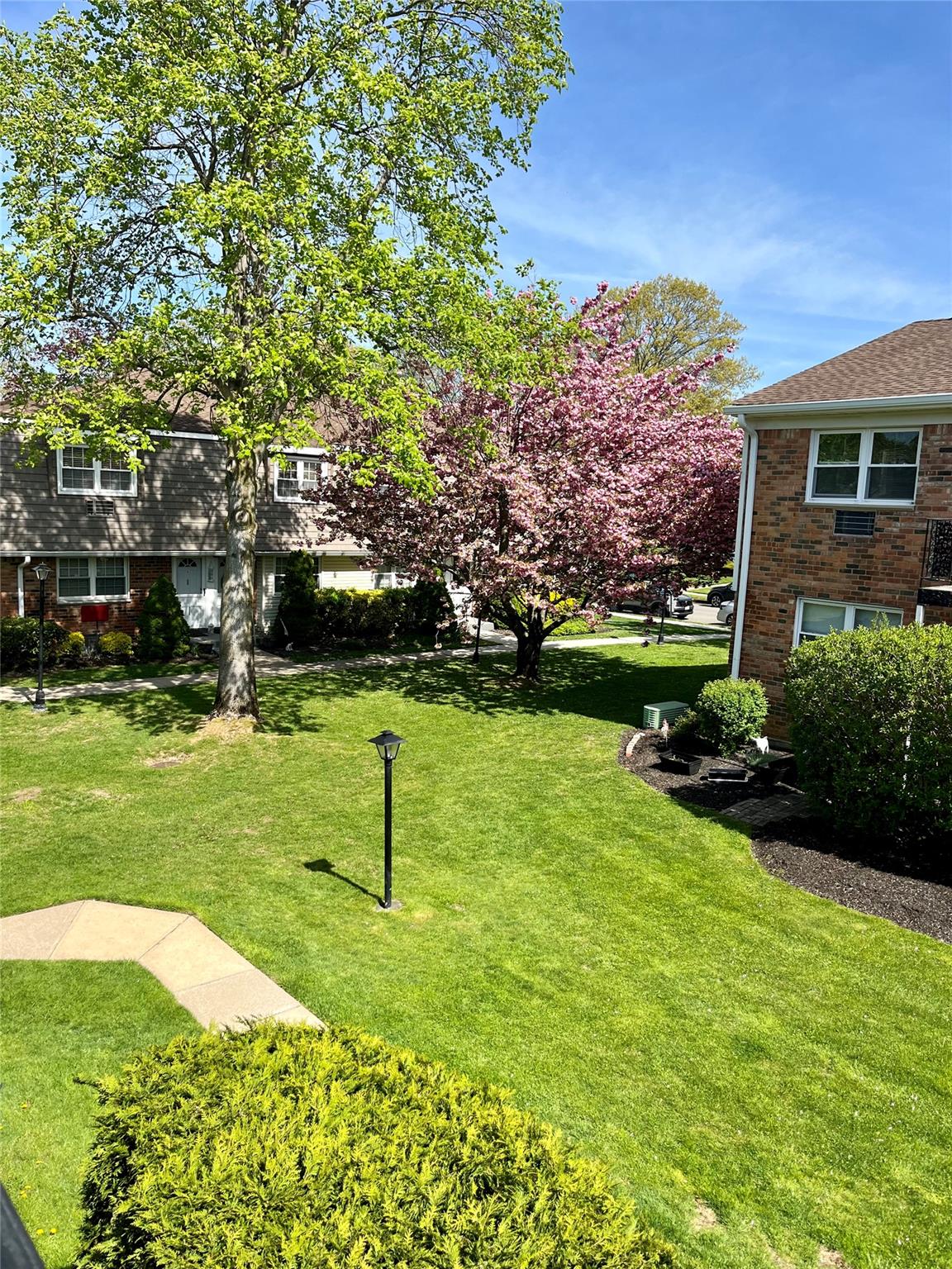 #1 photo, 4021 WILSHIRE Lane, سوفولك Oakdale , NY 11769