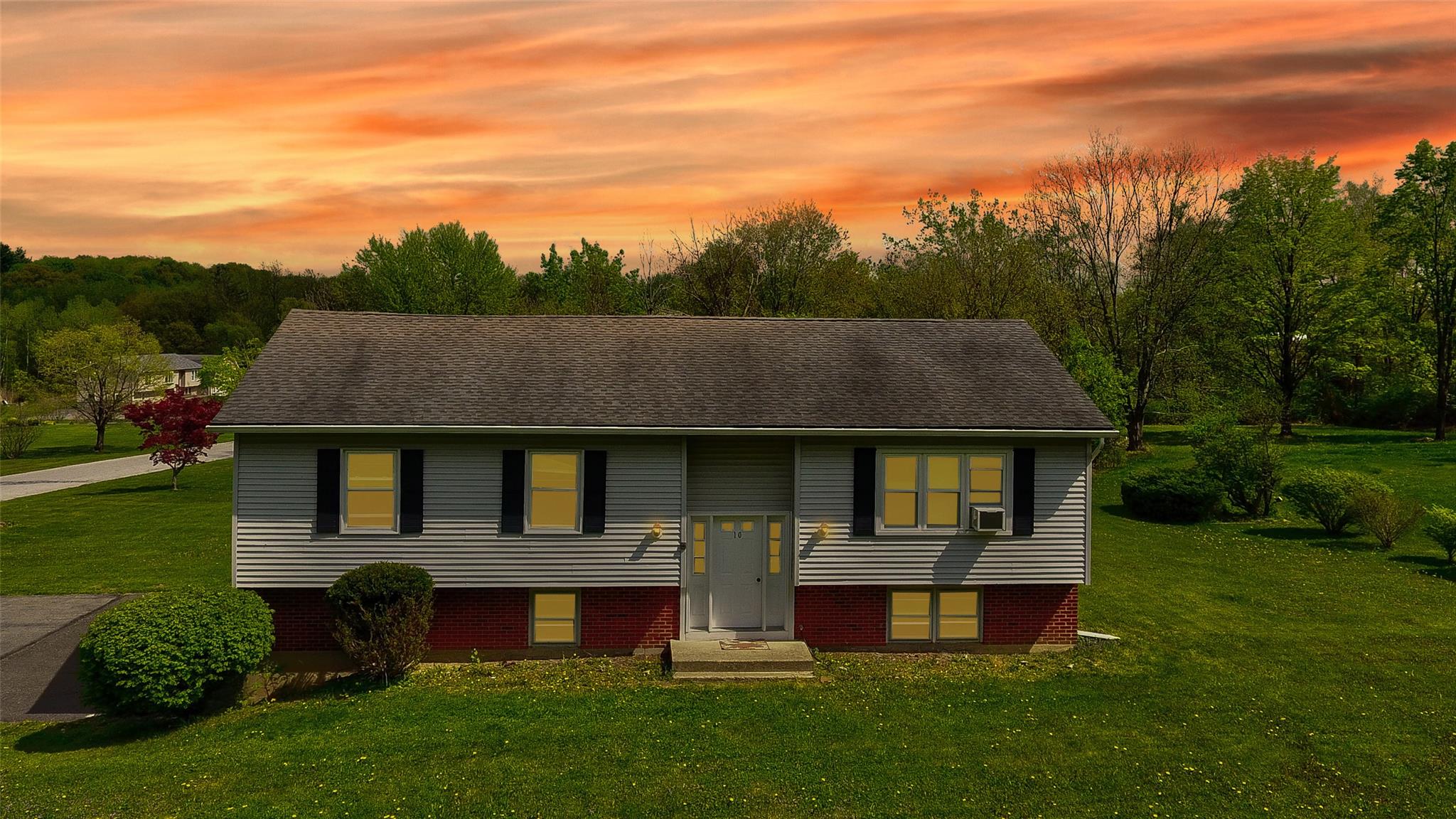 #1 photo, 10 Perkinsville Road, Highland , NY 12528