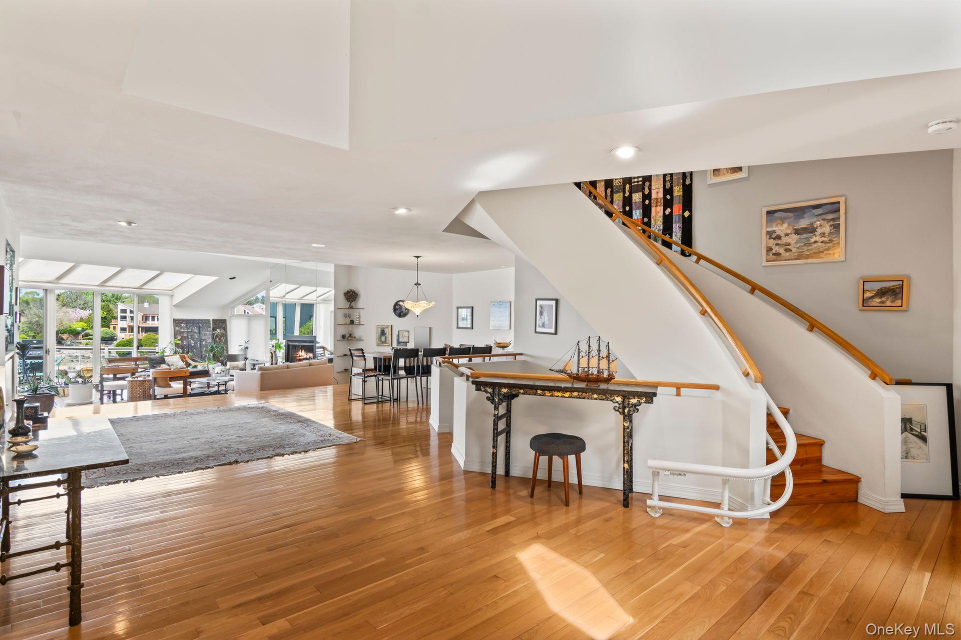 #7 photo, 6 Lady Jane's Way, サフォーク郡 Northport , NY 11768