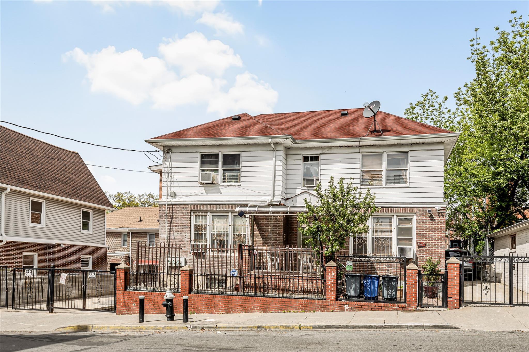 #1 photo, 607 East 226 Street, برونكس Bronx , NY 10466