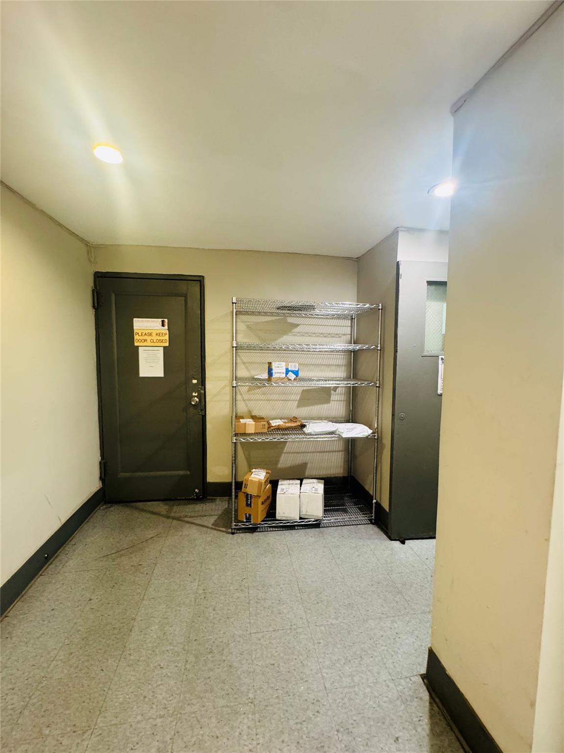 #9 photo, 86-04 Grand Ave, クイーンズ区 Elmhurst , NY 11373