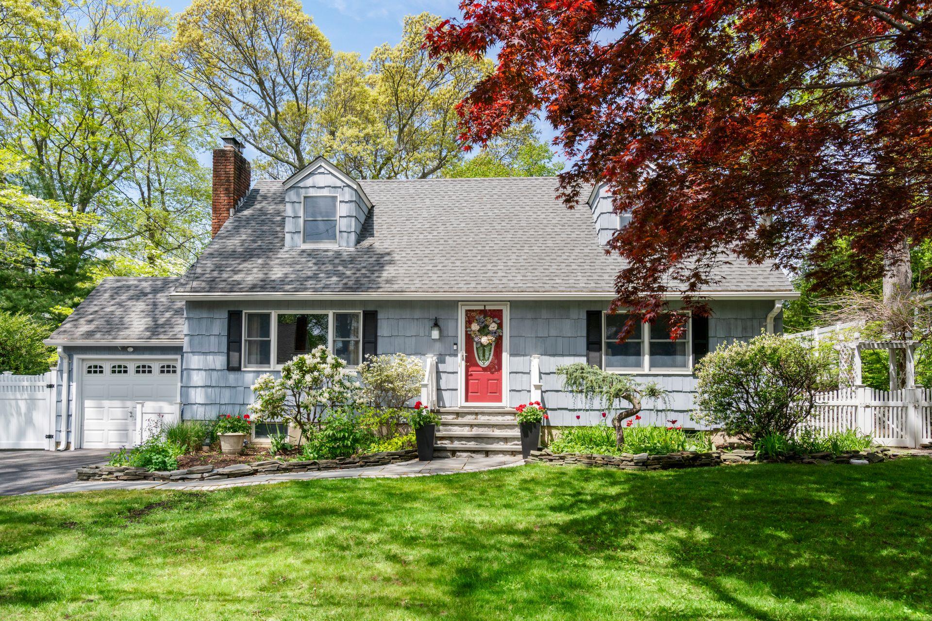 #1 photo, 7 Mayflower Court, Centerport , NY 11721