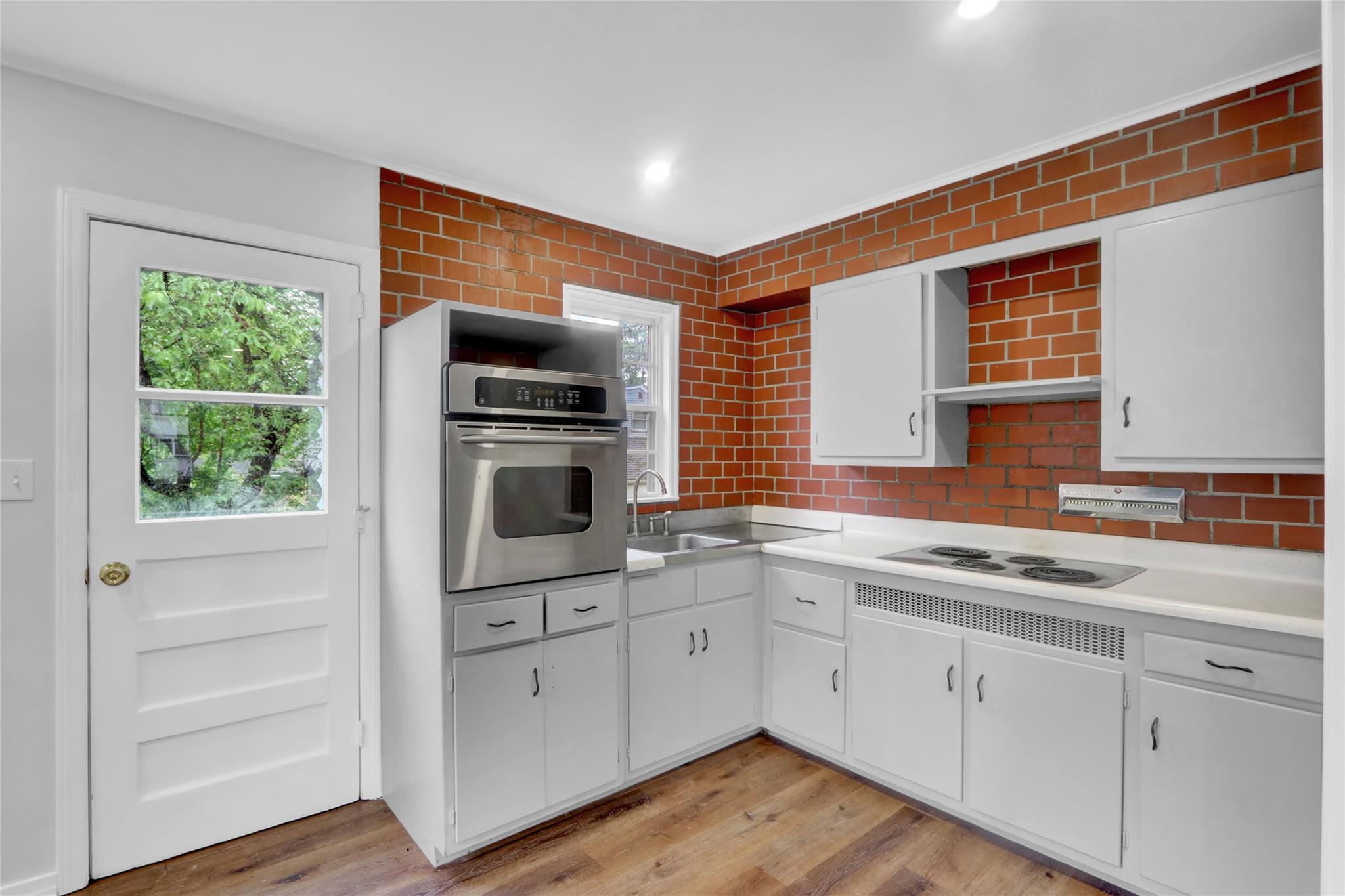 #1 photo, 30 Inwood Road, ناسو Glen Cove , NY 11542
