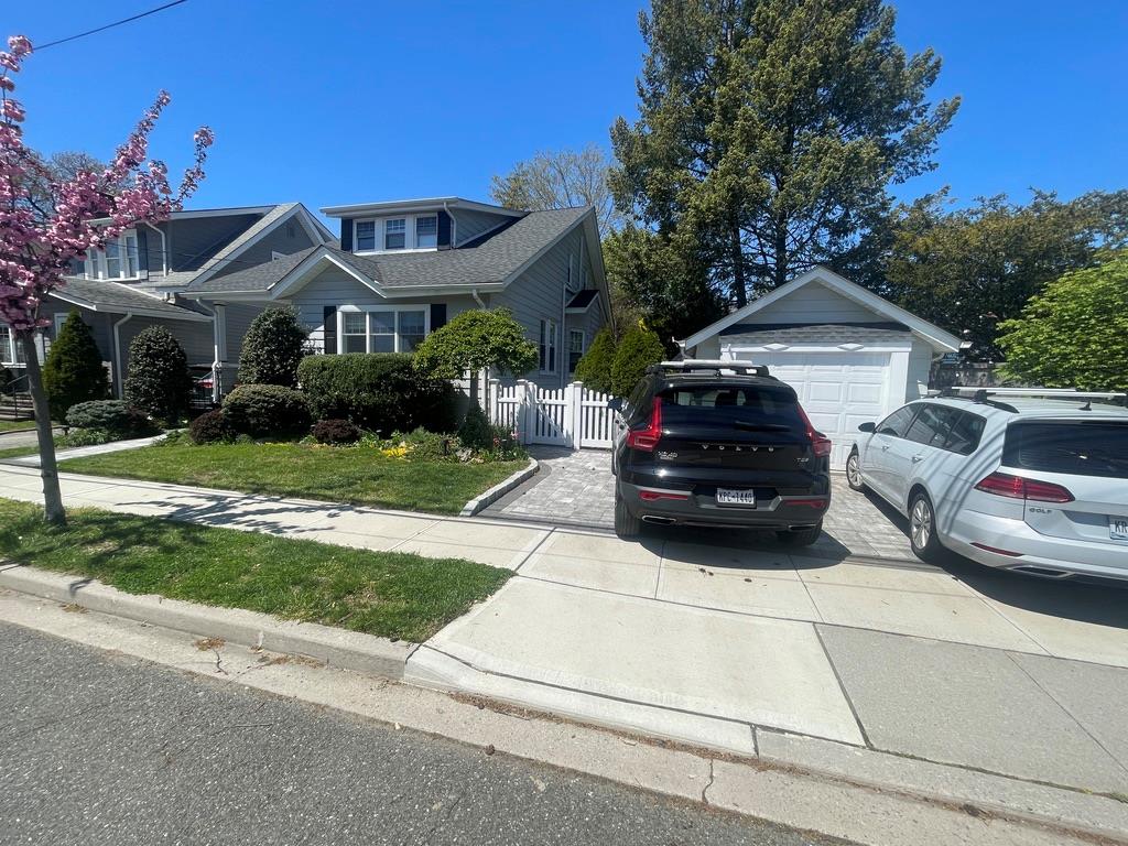 #1 photo, 51 Ormond Street, Rockville Centre , NY 11570