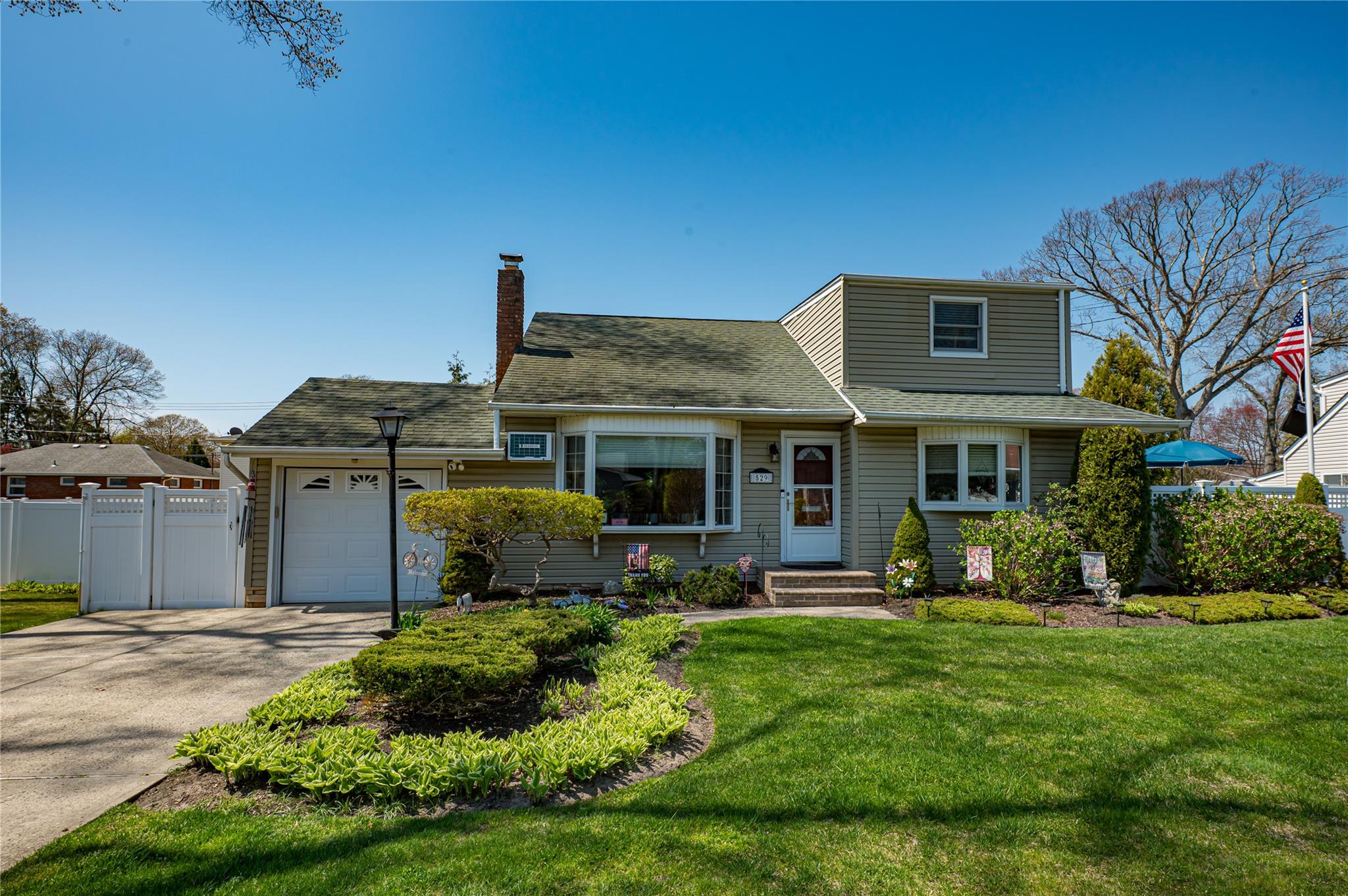 #1 photo, 529 Myrtle Avenue, سوفولك West Islip , NY 11795