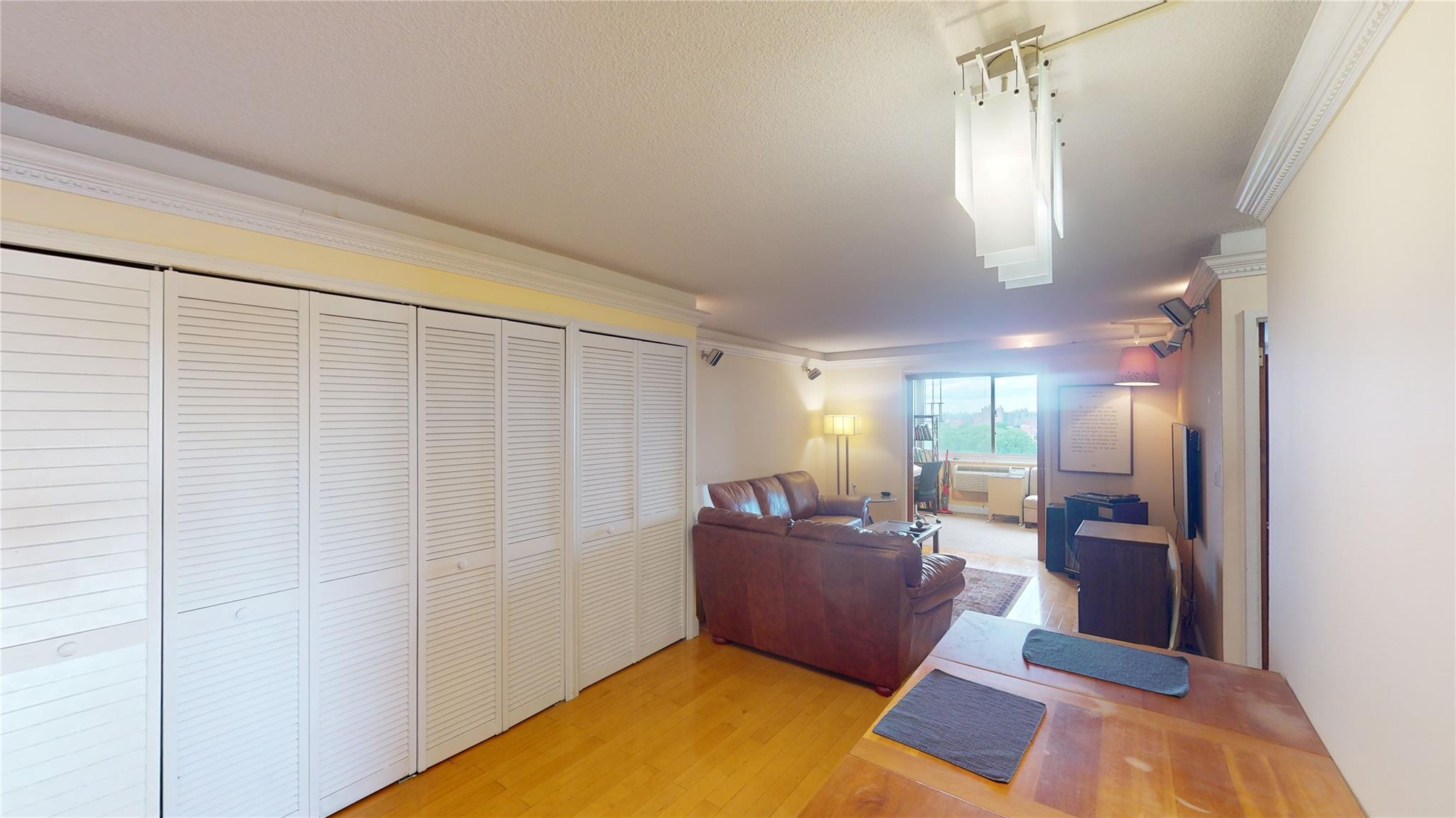 #6 photo, 118-17 Union Turnpike, クイーンズ区 Forest Hills , NY 11375