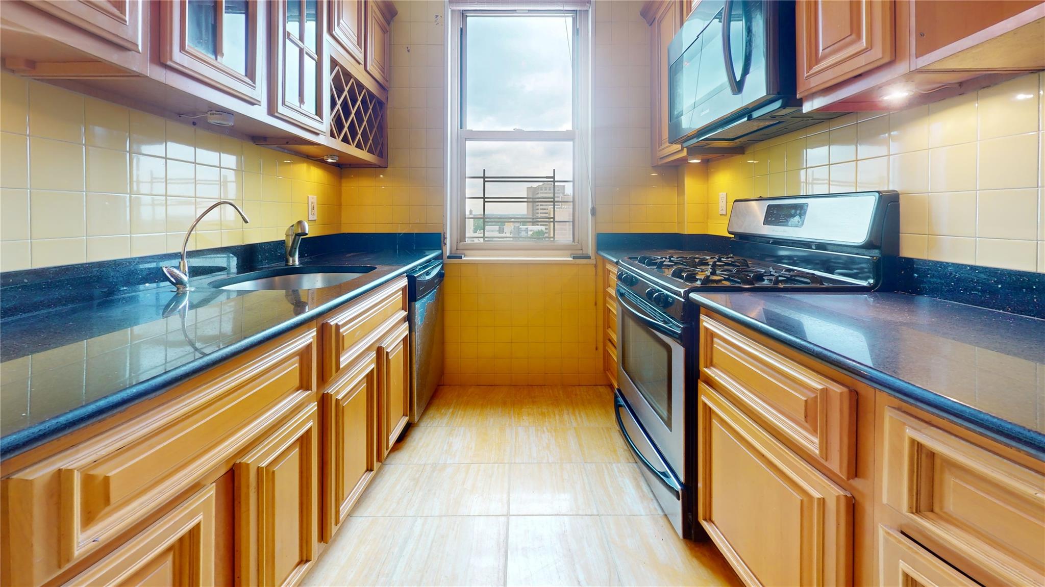 #8 photo, 118-17 Union Turnpike, クイーンズ区 Forest Hills , NY 11375