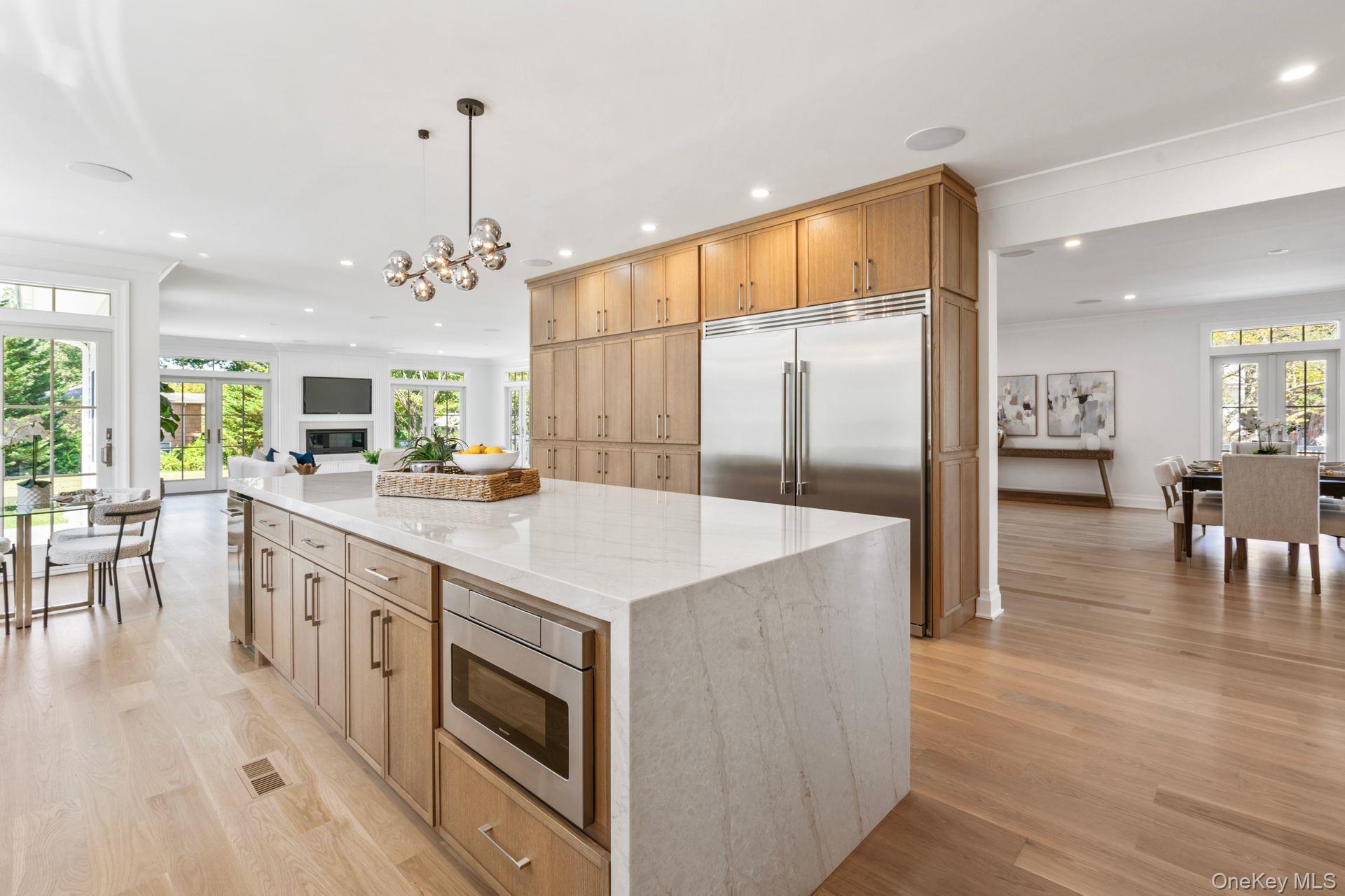 #12 photo, 10 Threepence Drive, Melville , NY 11747