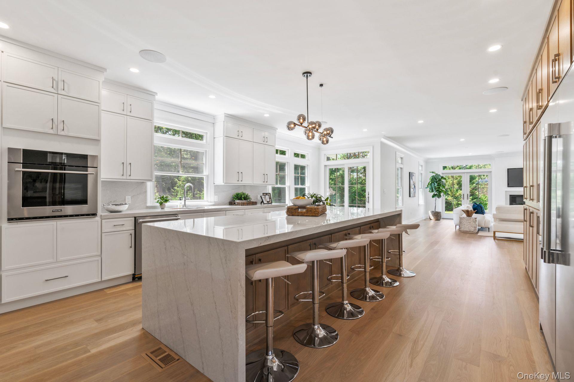 #14 photo, 10 Threepence Drive, Melville , NY 11747