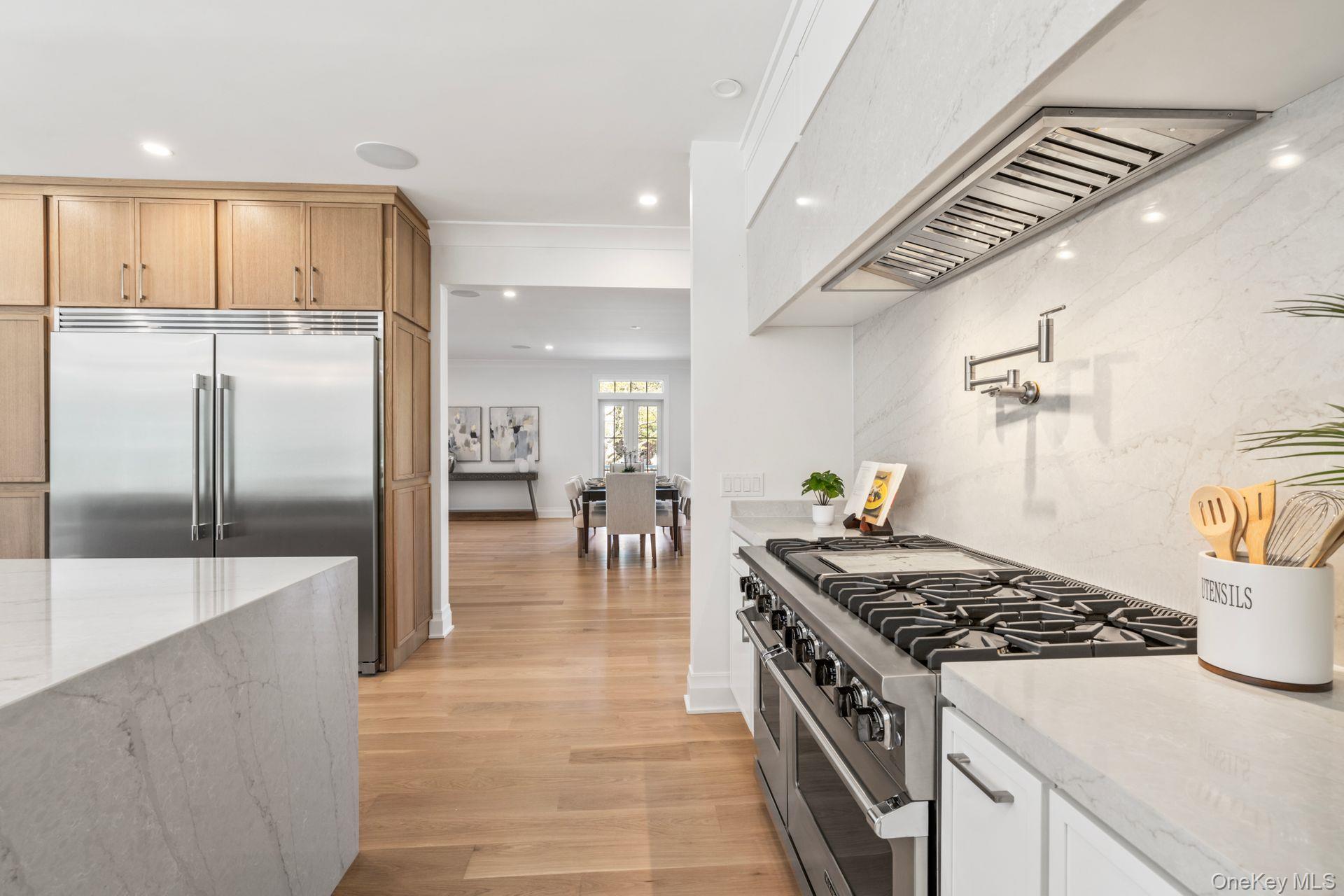 #16 photo, 10 Threepence Drive, Melville , NY 11747