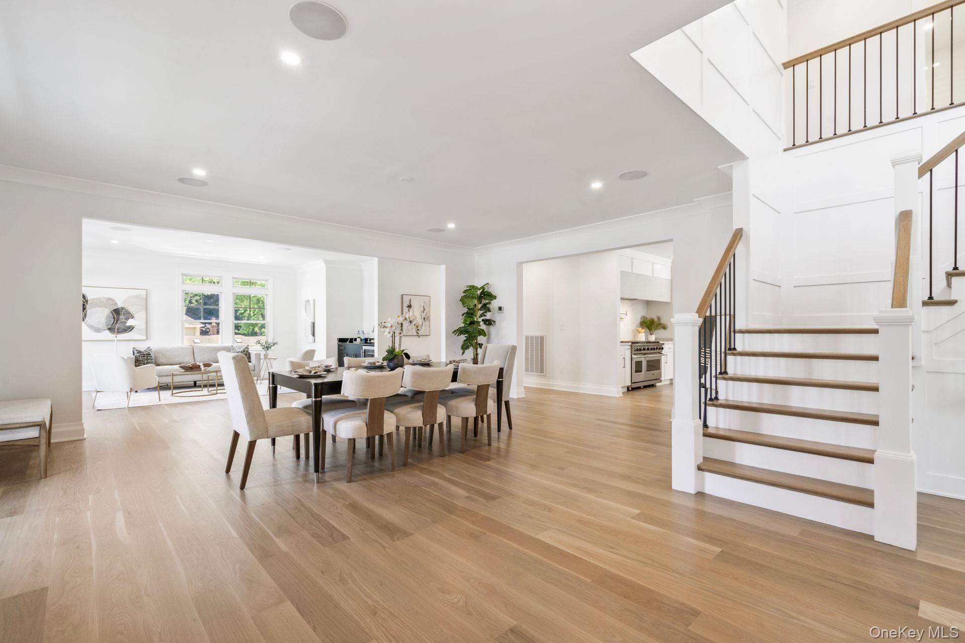 #19 photo, 10 Threepence Drive, Melville , NY 11747