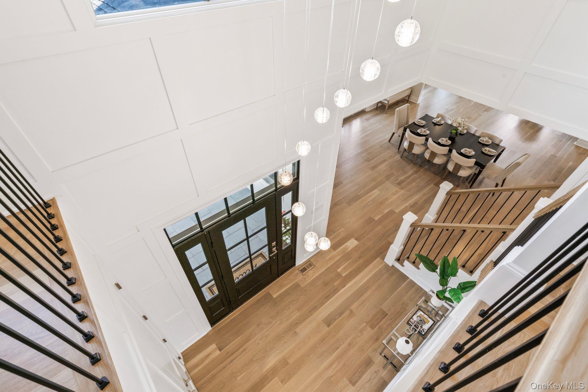 #5 photo, 10 Threepence Drive, Melville , NY 11747