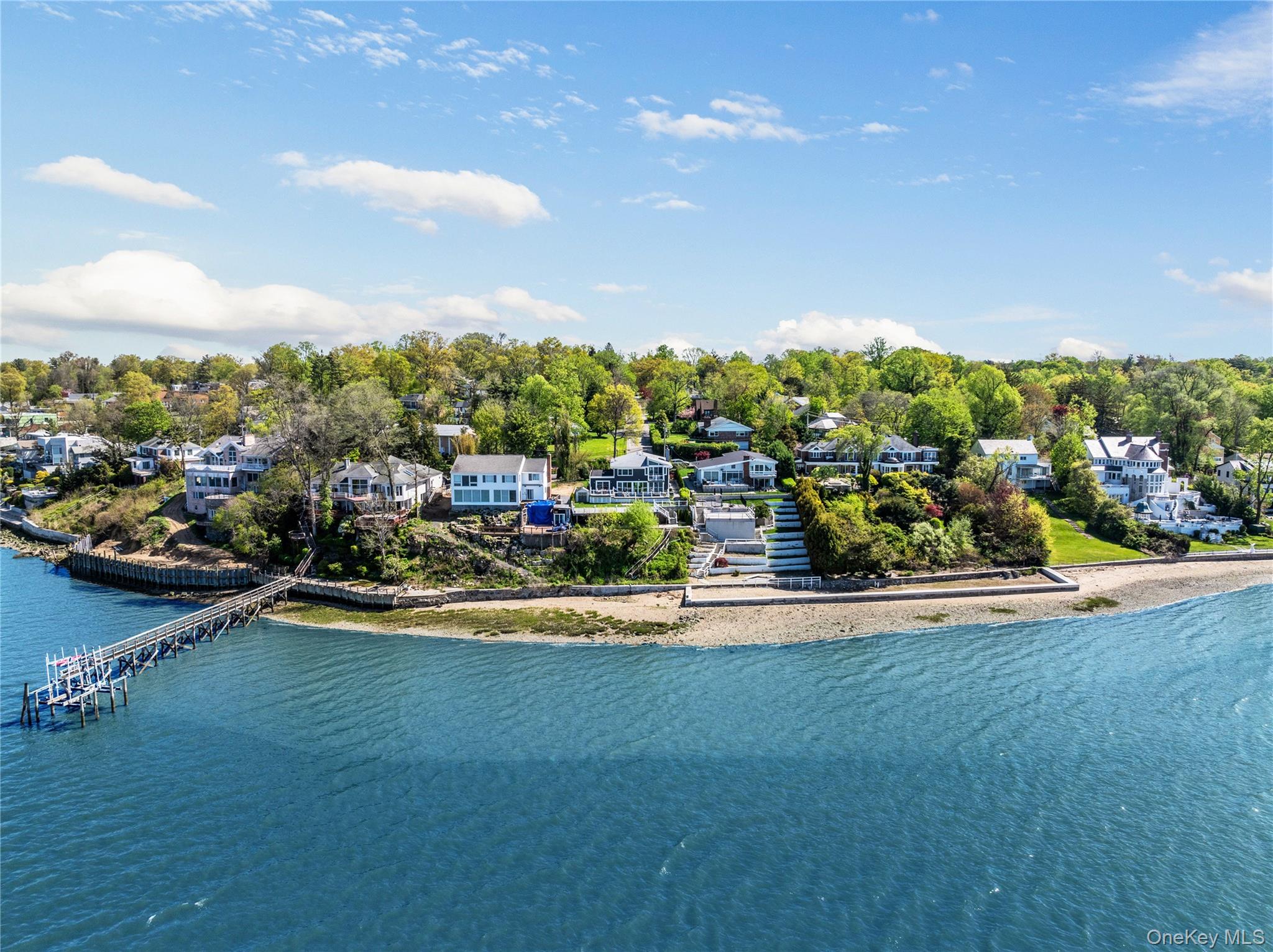 #2 photo, 14 Shorecliff Place, ナッソー郡 Great Neck , NY 11023