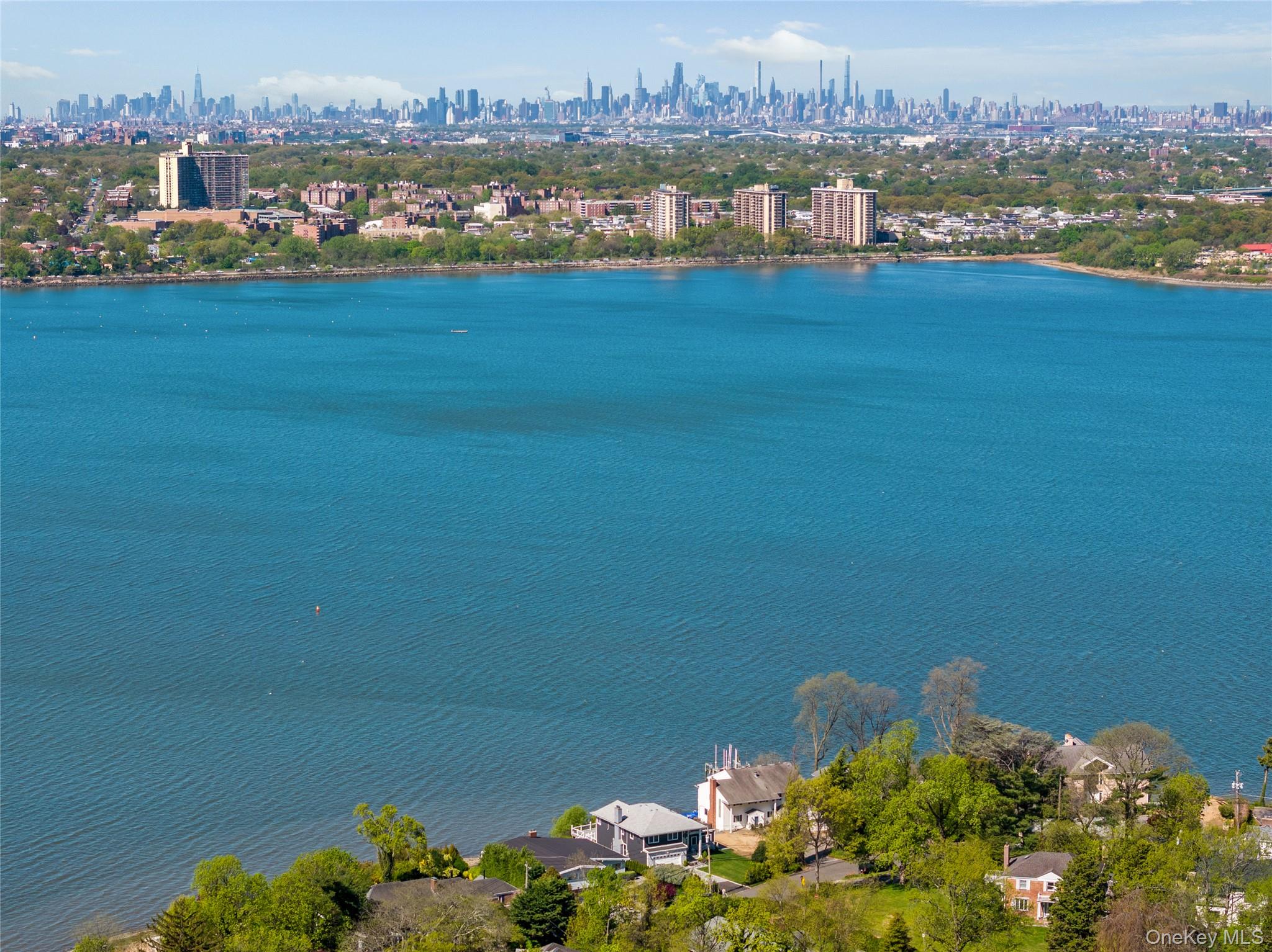 #3 photo, 14 Shorecliff Place, ナッソー郡 Great Neck , NY 11023