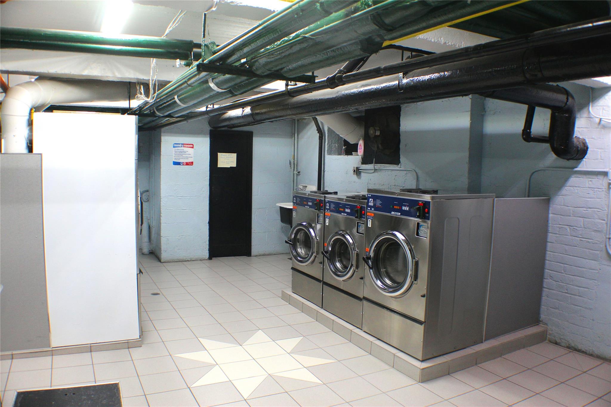 #13 photo, 112-24 Northern Boulevard, クイーンズ区 Corona , NY 11368