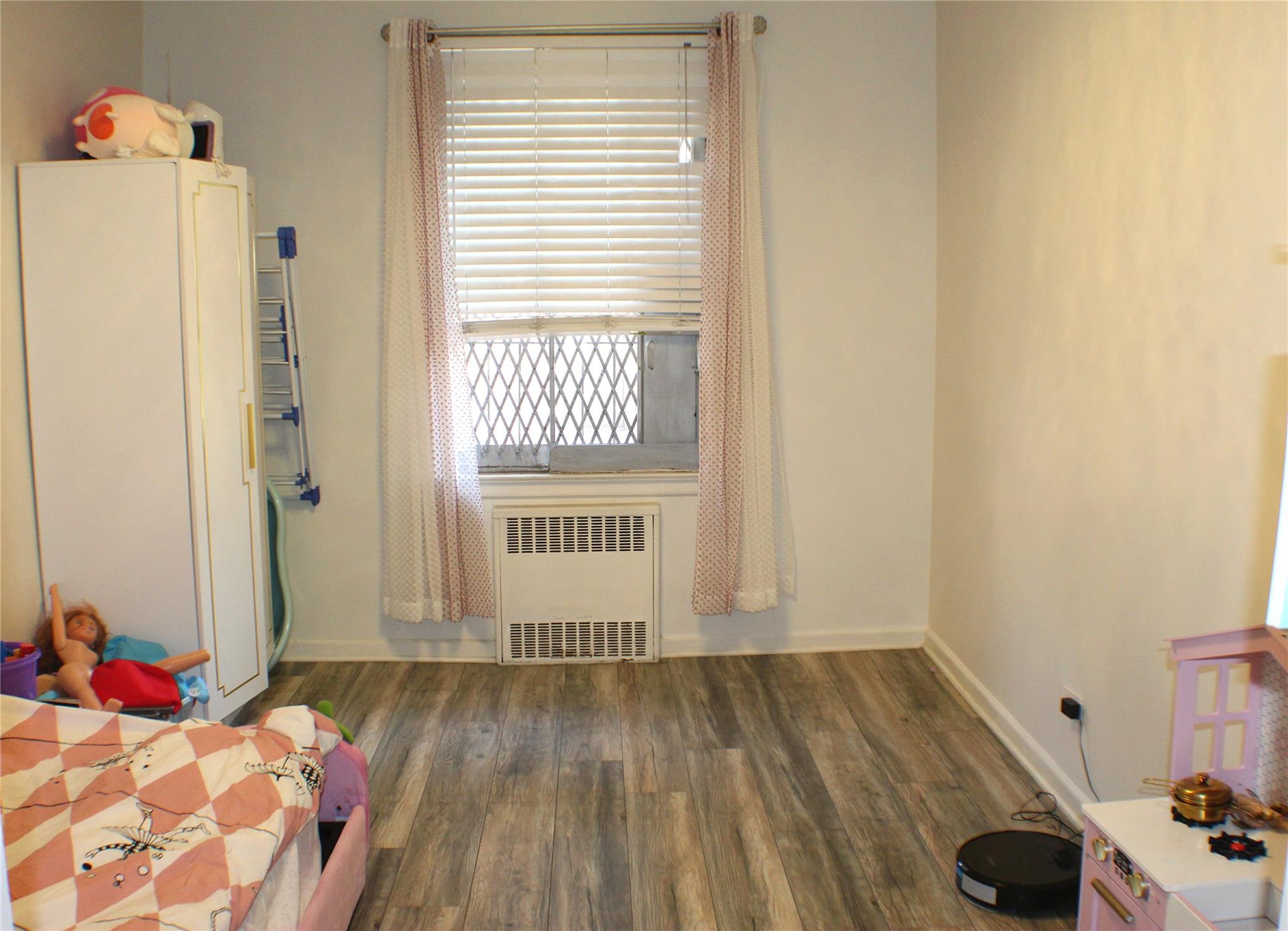 #8 photo, 112-24 Northern Boulevard, クイーンズ区 Corona , NY 11368