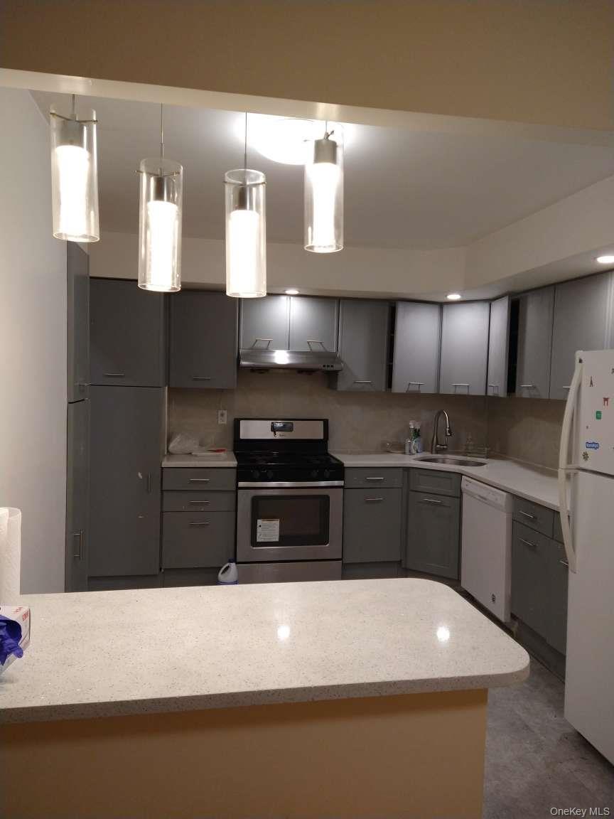 #2 photo, 7118 164th Street, クイーンズ区 Fresh Meadows , NY 11365