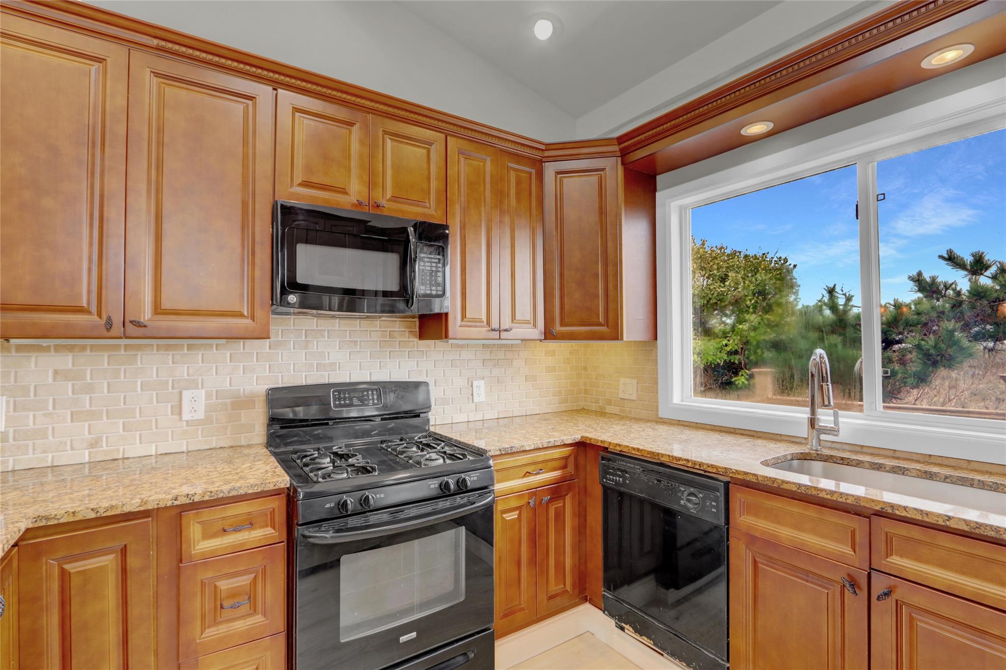 #17 photo, 981 Oceanfront, ナッソー郡 Long Beach , NY 11561