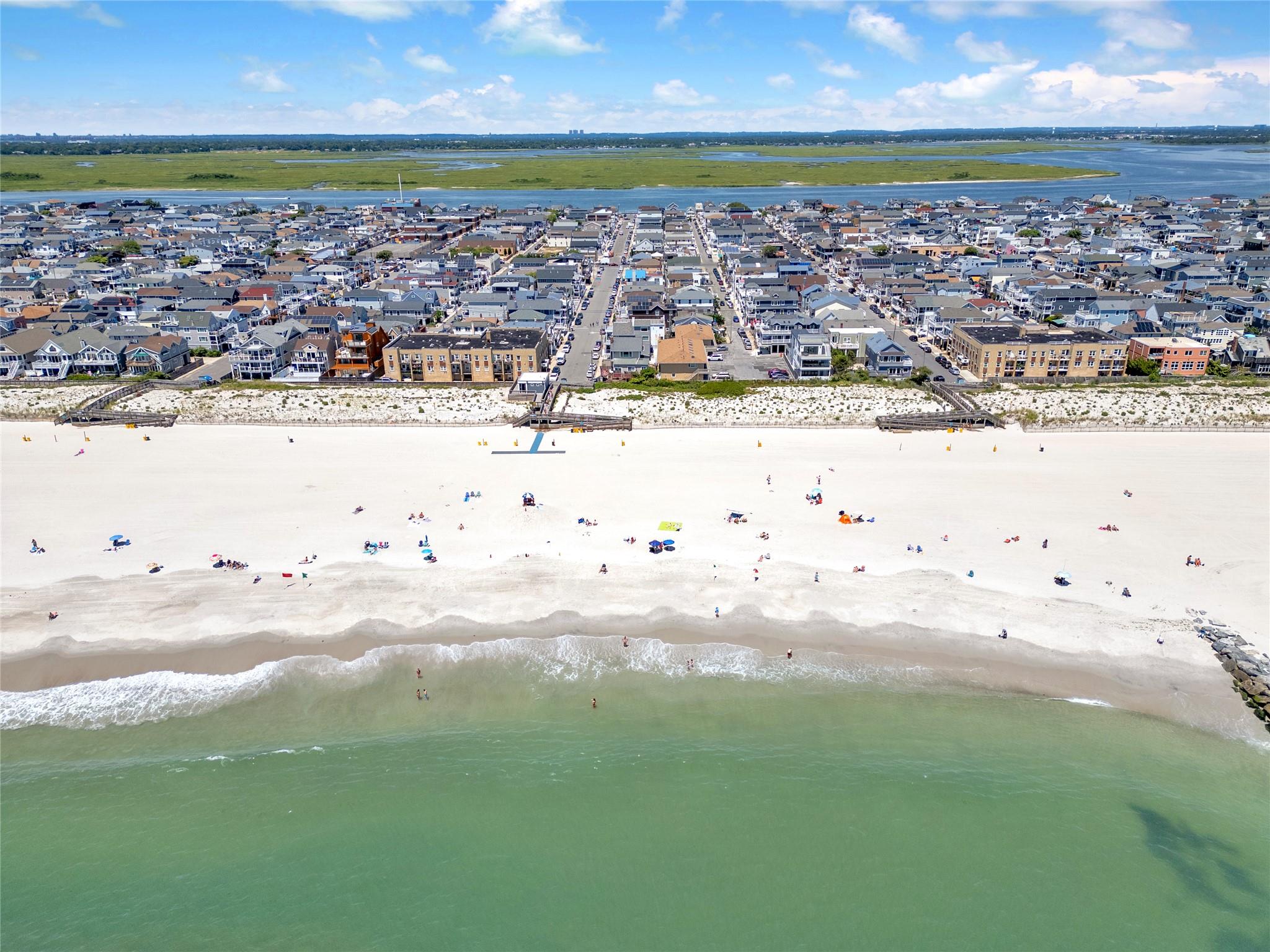 #4 photo, 981 Oceanfront, ナッソー郡 Long Beach , NY 11561