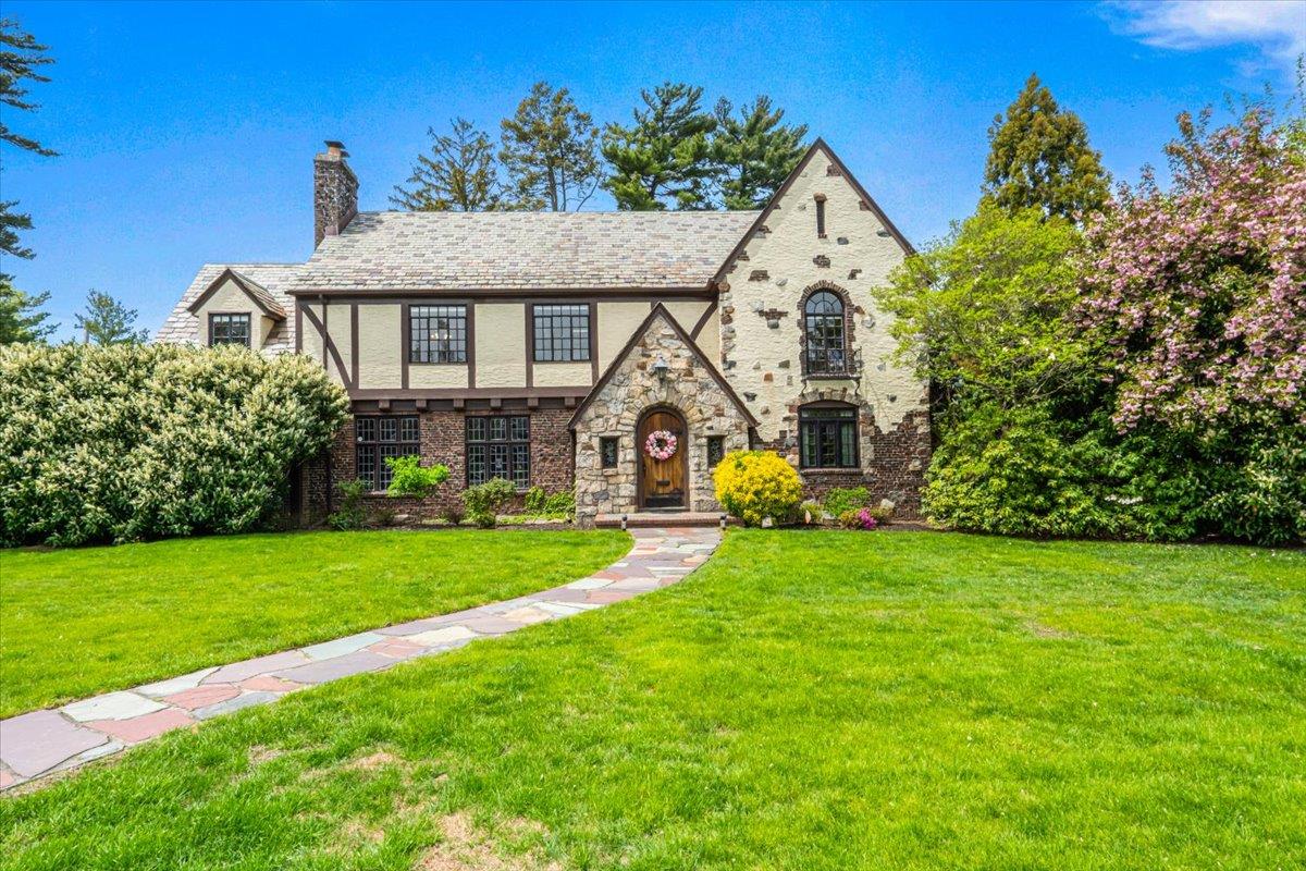 #1 photo, 76 Eton Road, Garden City , NY 11530